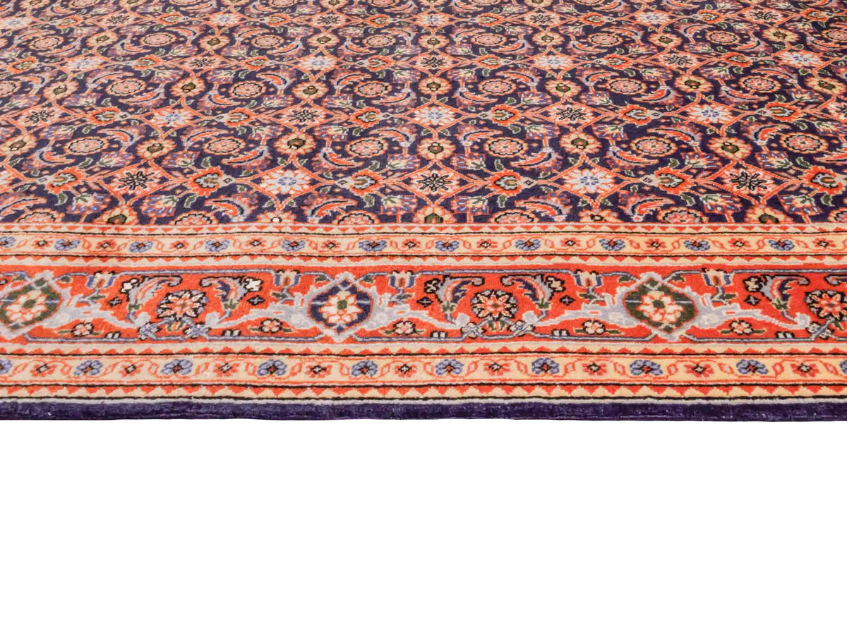 Handgeknüpfter Täbriz Mahi 40 Raj Perserteppich von Khademi aus Wolle, navy-orange. Persischer Orientteppich. Von Hand geknüpft in Iran. Größe: 149 cm x 104 cm. Teppichnummer: SB3-1057. Verkauf durch Jupiter Intl.