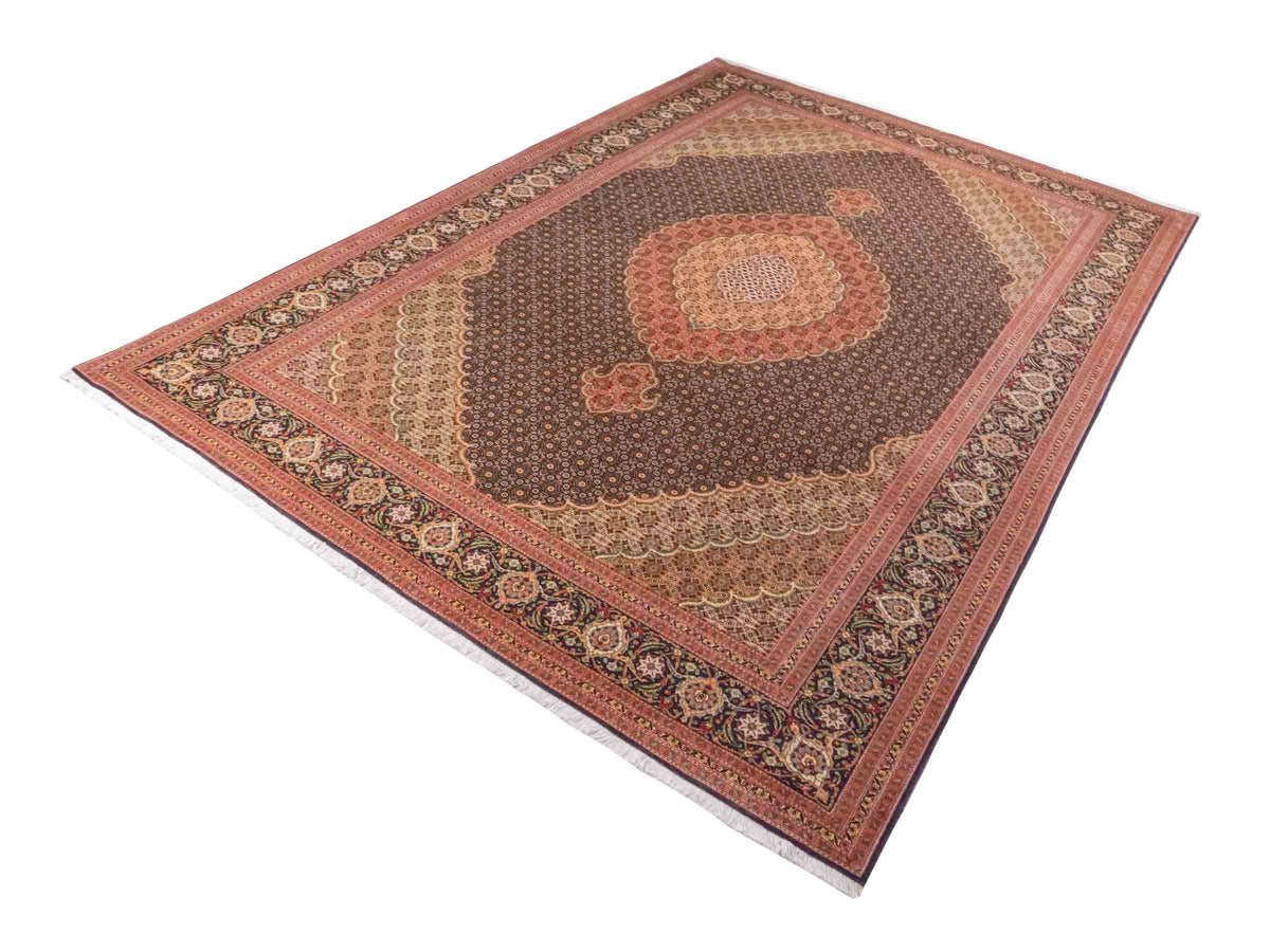Handgeknüpfter Täbriz Mahi 40 Raj Perserteppich von Khademi aus Wolle, navy-blau-orange. Persischer Orientteppich. Von Hand geknüpft in Iran. Größe: 295 cm x 205 cm. Teppichnummer: SB3-1181. Verkauf durch Jupiter Intl.