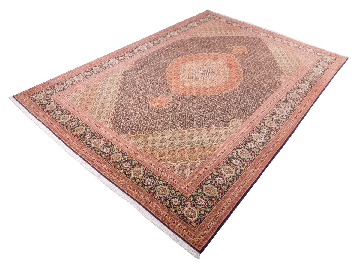 Handgeknüpfter Täbriz Mahi 40 Raj Perserteppich von Khademi aus Wolle, navy-blau-orange. Persischer Orientteppich. Von Hand geknüpft in Iran. Größe: 295 cm x 205 cm. Teppichnummer: SB3-1181. Verkauf durch Jupiter Intl.