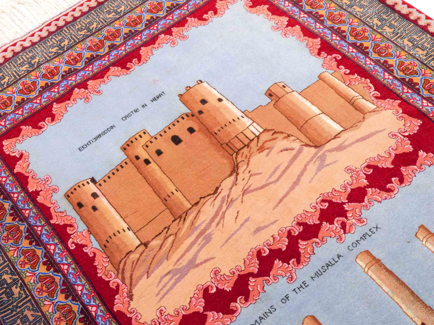 Handgeknüpfter Vintage Afghan Herat Nomadenteppich von Khademi aus Wolle mit Seide, mehrfarbig. Afghanischer Orientteppich. Von Hand geknüpft in Afghanistan. Größe: 180 cm x 120 cm. Teppichnummer: SB3-1138. Verkauf durch Jupiter Intl.