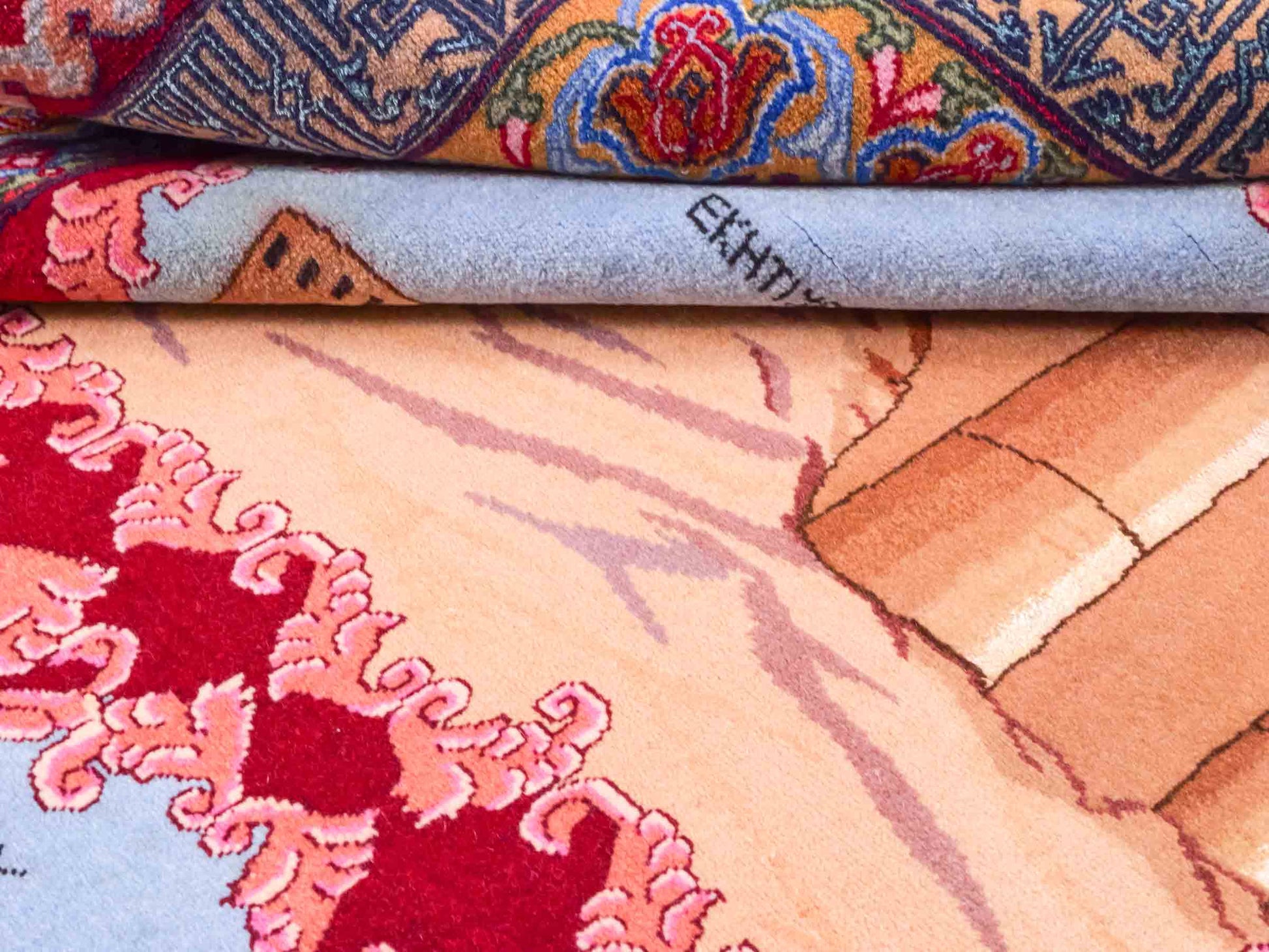 Handgeknüpfter Vintage Afghan Herat Nomadenteppich von Khademi aus Wolle mit Seide, mehrfarbig. Afghanischer Orientteppich. Von Hand geknüpft in Afghanistan. Größe: 180 cm x 120 cm. Teppichnummer: SB3-1138. Verkauf durch Jupiter Intl.