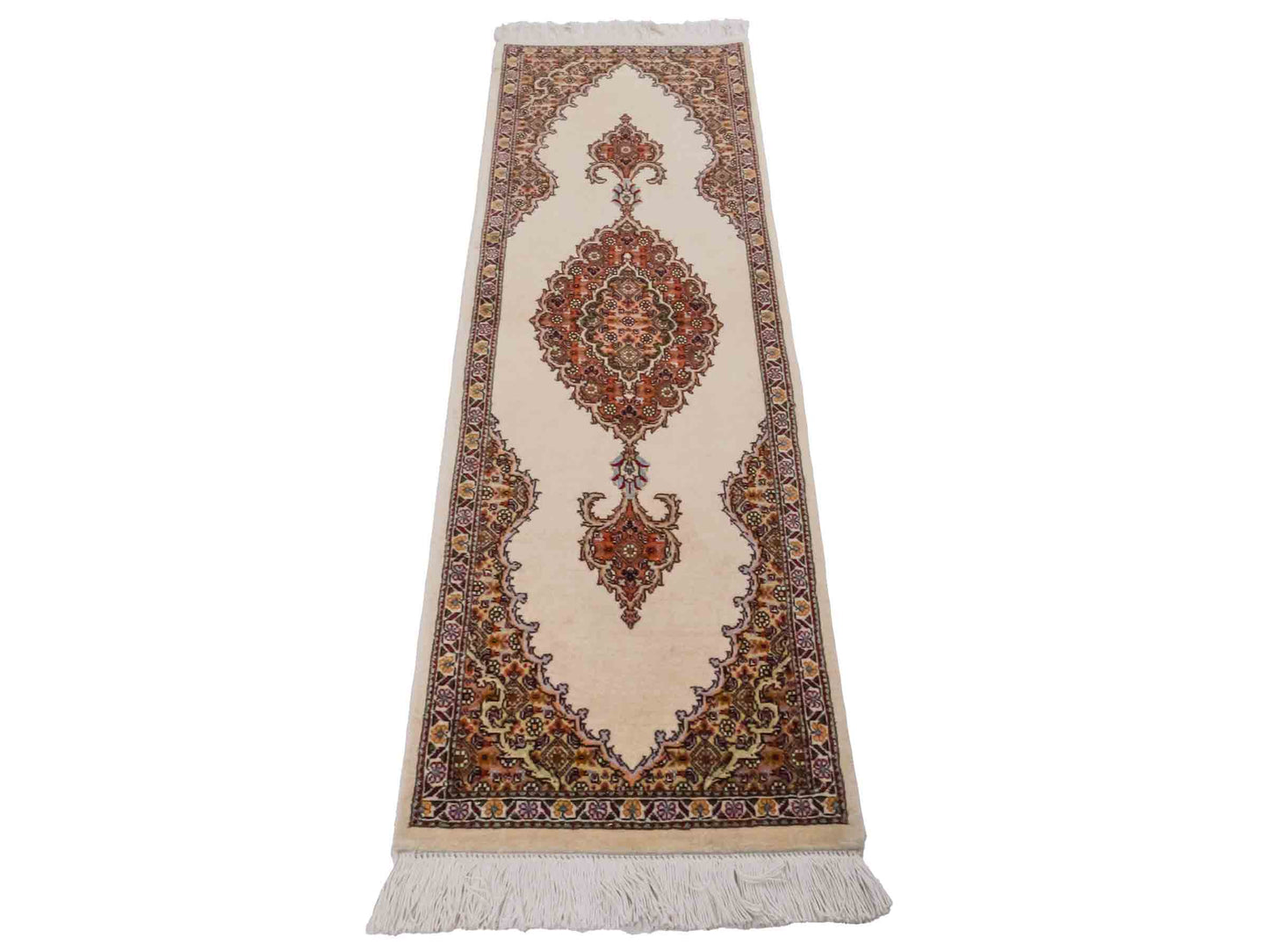 Handgeknüpfter Täbriz 40 Raj Läufer-Perserteppich von Khademi aus Wolle, cremeweiß-beige. Persischer Orientteppich. Von Hand geknüpft in Iran. Größe: 120 cm x 40 cm. Teppichnummer: SB3-1026. Verkauf durch Jupiter Intl.