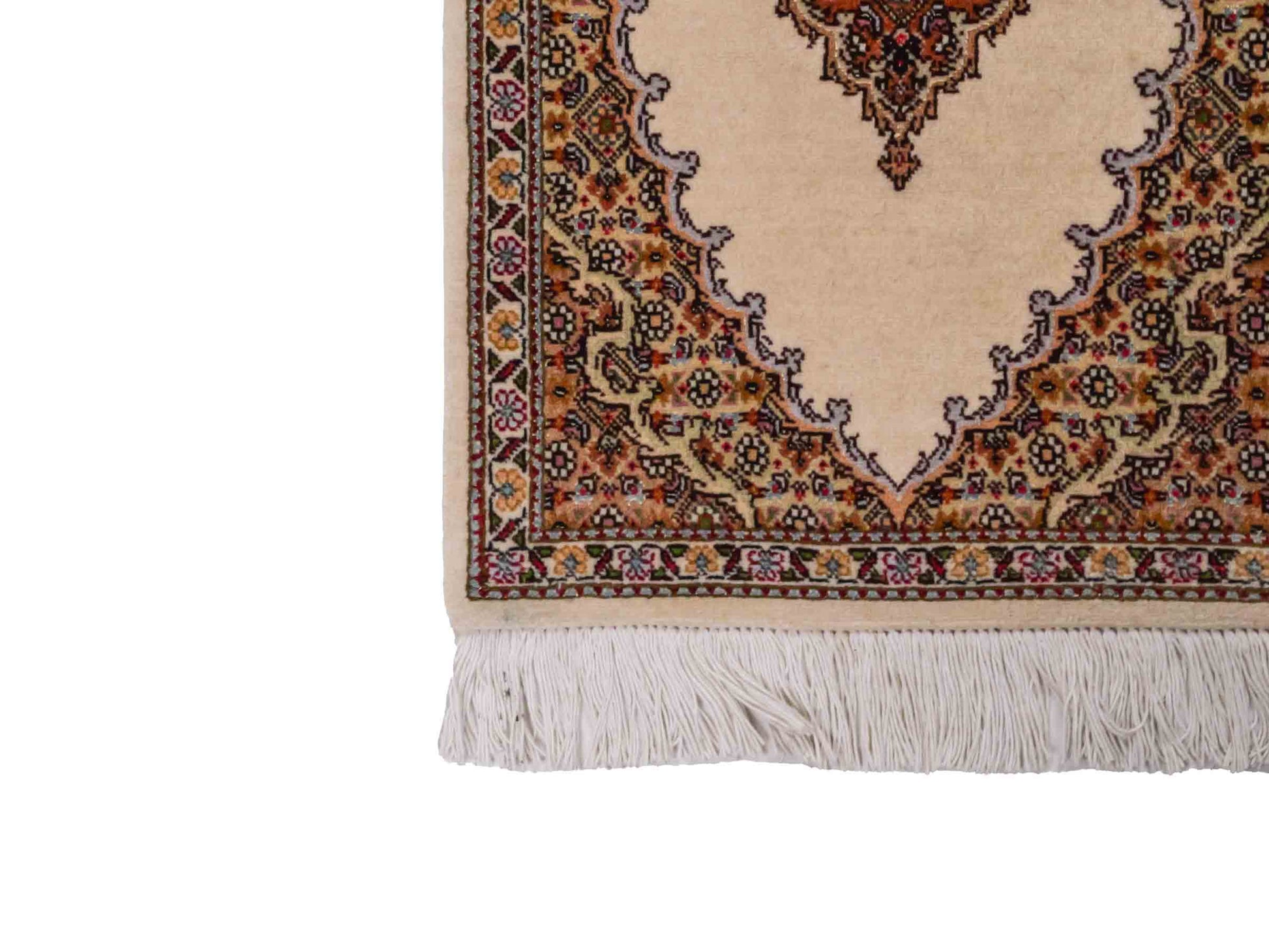 Handgeknüpfter Täbriz 40 Raj Läufer-Perserteppich von Khademi aus Wolle, cremeweiß-beige. Persischer Orientteppich. Von Hand geknüpft in Iran. Größe: 120 cm x 40 cm. Teppichnummer: SB3-1026. Verkauf durch Jupiter Intl.