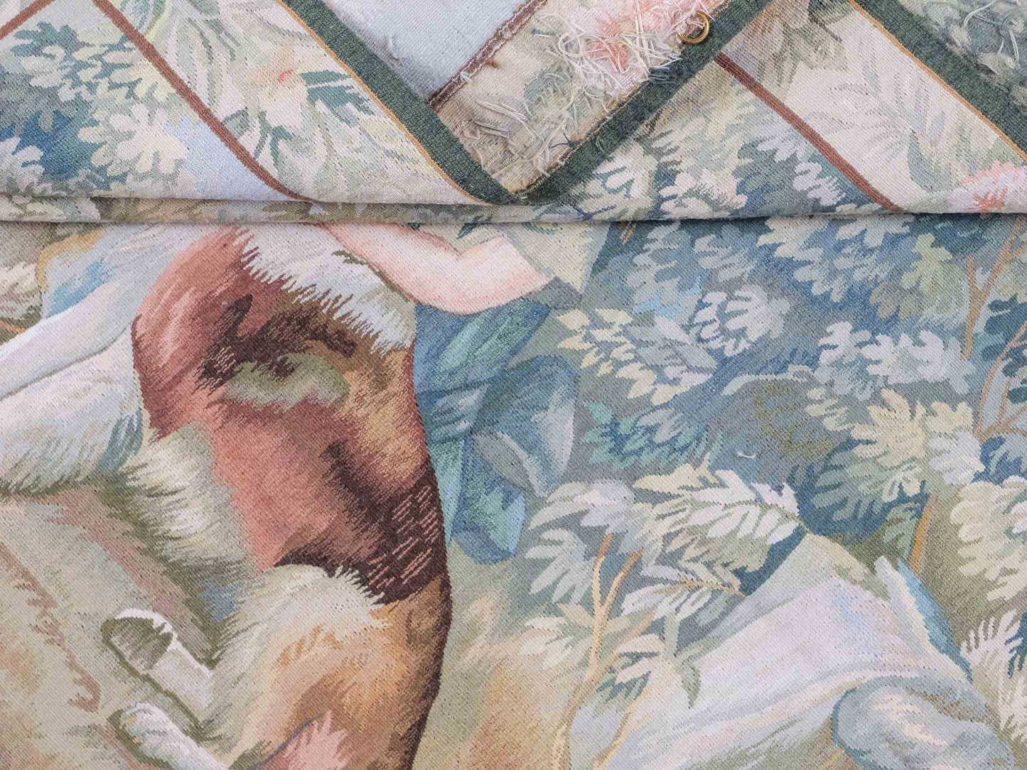 Handgefertigter, chinesischer Gobelin Wandteppich von Khademi aus Wolle, multicolor. 120x92 cm. Verkauf durch Jupiter Intl.