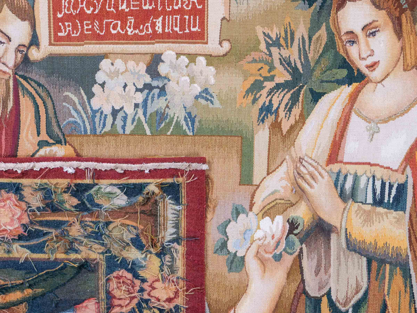 Handgefertigter, chinesischer Gobelin Wandteppich von Khademi aus Wolle, multicolor. 154x139 cm. Verkauf durch Jupiter Intl.