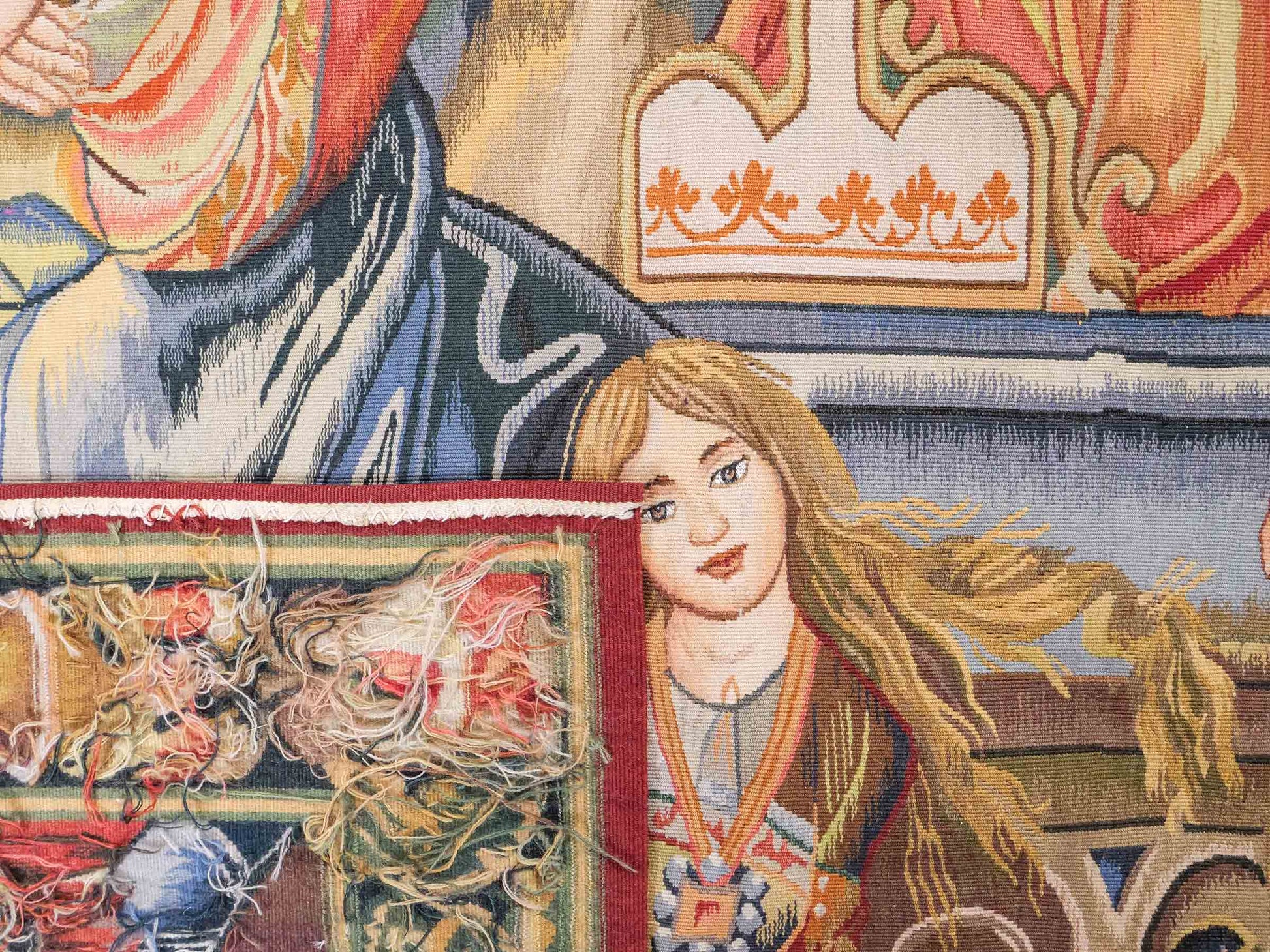 Handgefertigter, chinesischer Gobelin Wandteppich von Khademi aus Wolle, multicolor. 188x153 cm. Verkauf durch Jupiter Intl.