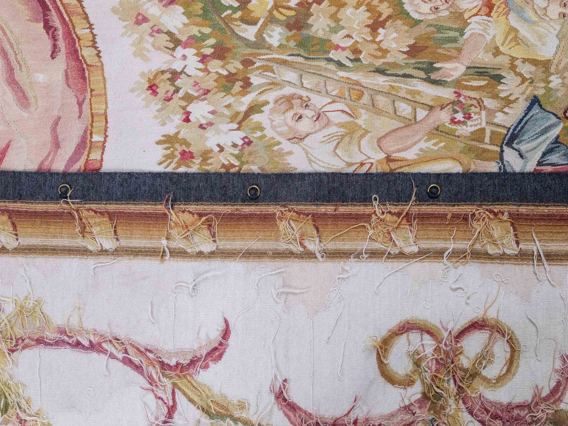 Handgefertigter, chinesischer Gobelin Wandteppich aus Wolle, multicolor. 239x190 cm. Verkauf durch Jupiter Intl.