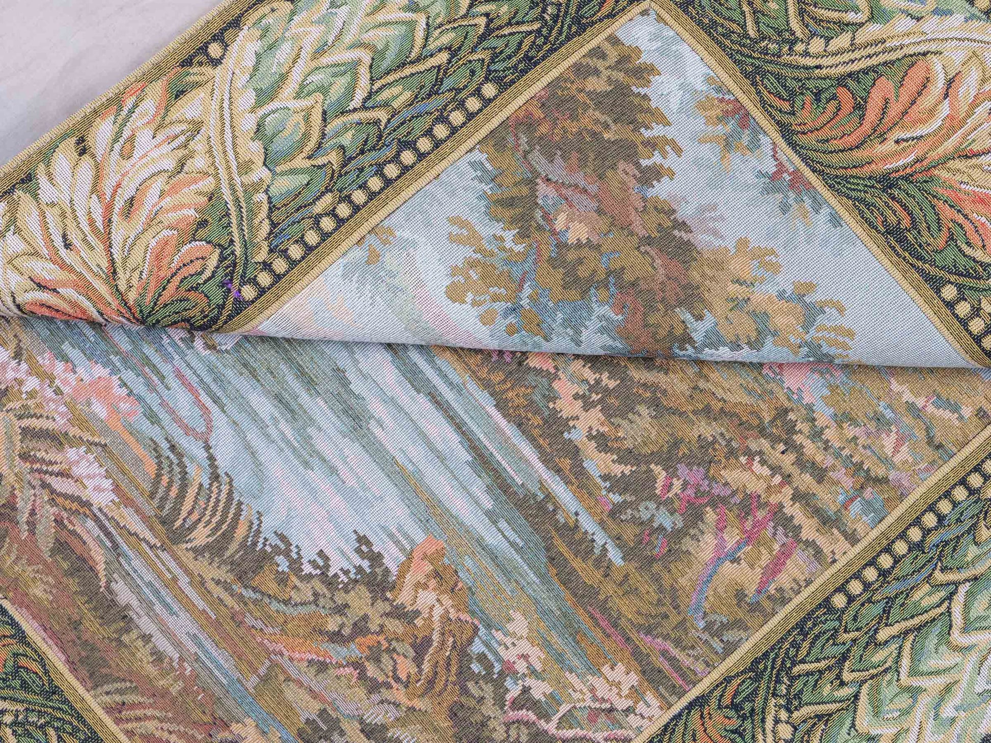 Handgefertigter, chinesischer Gobelin Wandteppich von Khademi aus Wolle, multicolor. 91x77 cm. Verkauf durch Jupiter Intl.