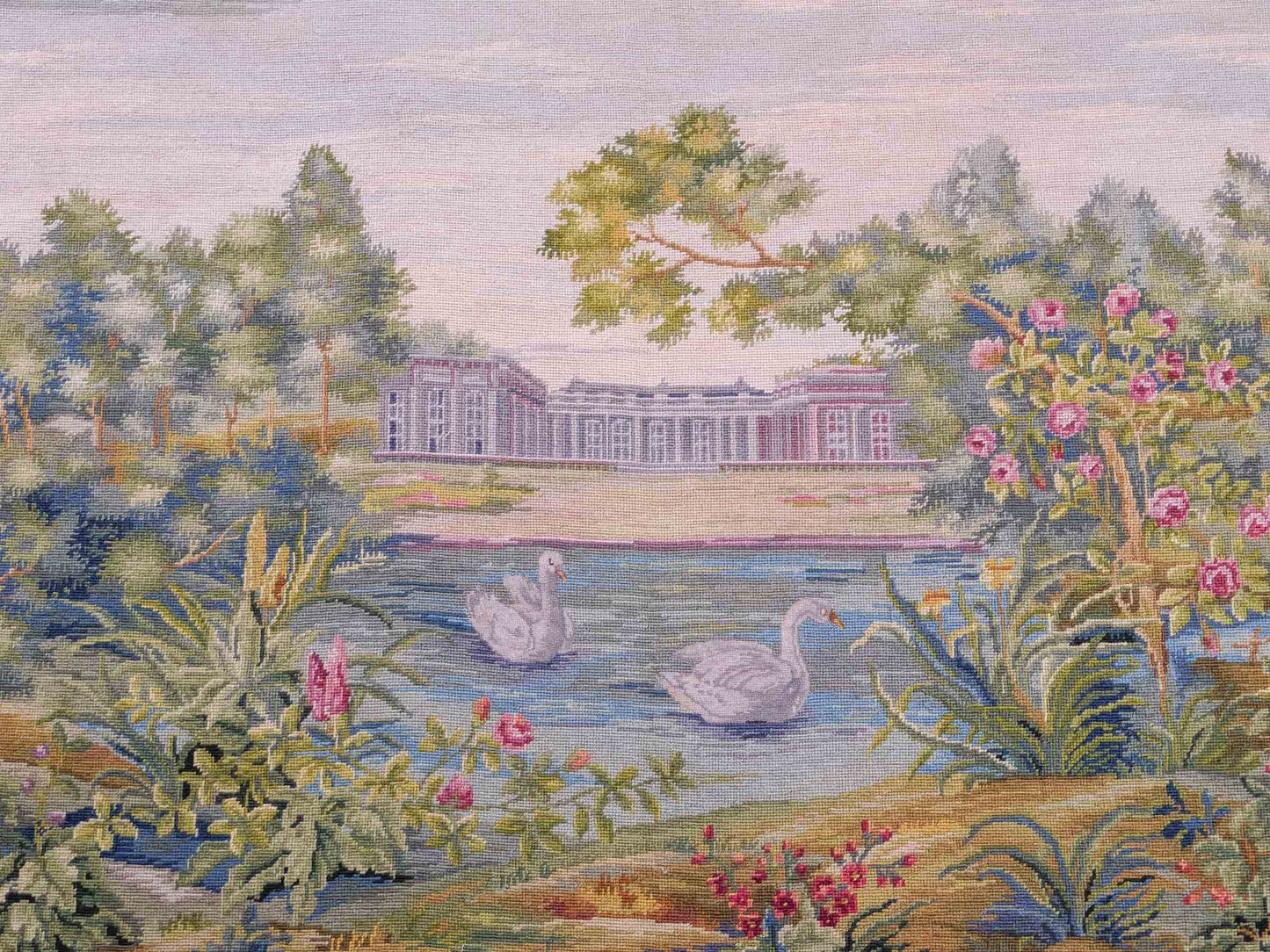 Handgefertigter, chinesischer Gobelin Wandteppich von Khademi aus Wolle, multicolor. 145x113 cm. Verkauf durch Jupiter Intl.