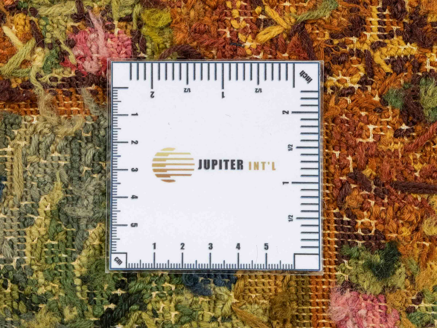 Handgefertigter, chinesischer Gobelin Wandteppich von Khademi aus Wolle, multicolor. 145x113 cm. Verkauf durch Jupiter Intl.