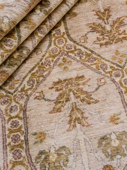 Handgeknüpfter Ziegler Chobi Orientteppich von Khademi aus Wolle, beige, gold, creme. Klassisches Allover-Design. Traditionell von Hand geknüpft in Afghanistan. Größe: 381 cm x 274 cm. Teppichnummer: RB3-1019. Verkauf durch Jupiter Intl.