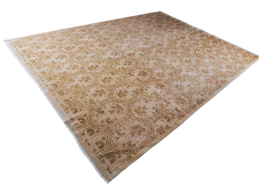 Handgeknüpfter Ziegler Chobi Orientteppich von Khademi aus Wolle, beige, gold, creme. Klassisches Allover-Design. Traditionell von Hand geknüpft in Afghanistan. Größe: 381 cm x 274 cm. Teppichnummer: RB3-1019. Verkauf durch Jupiter Intl.
