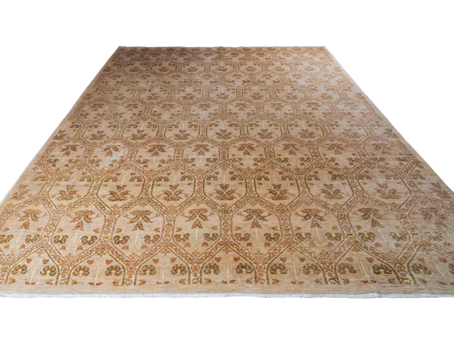 Handgeknüpfter Ziegler Chobi Orientteppich von Khademi aus Wolle, beige, gold, creme. Klassisches Allover-Design. Traditionell von Hand geknüpft in Afghanistan. Größe: 381 cm x 274 cm. Teppichnummer: RB3-1019. Verkauf durch Jupiter Intl.