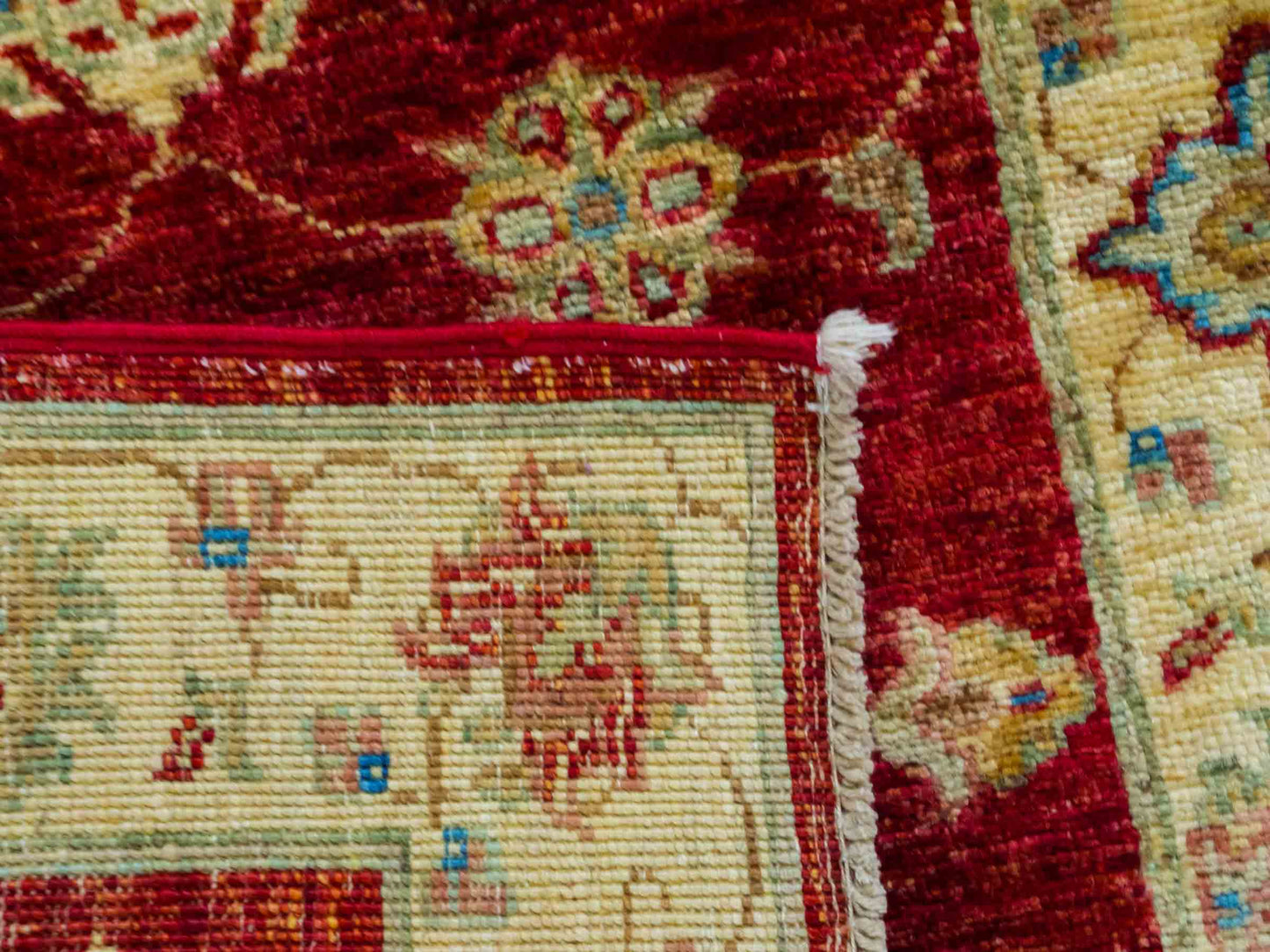 Handgeknüpfter Ziegler Farahan Läufer-Orientteppich von Khademi aus Wolle, rot, gold, beige. Klassisches Allover-Design. Traditionell von Hand geknüpft in Afghanistan. Größe: 153 cm x 60 cm. Teppichnummer: RB3-1048. Verkauf durch Jupiter Intl.