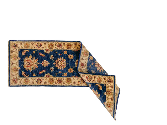 Handgeknüpfter Ziegler Farahan Läufer-Orientteppich von Khademi aus Wolle, blau, gold, beige. Klassisches Allover-Design. Traditionell von Hand geknüpft in Afghanistan. Größe: 197 cm x 62 cm. Teppichnummer: RB3-1023. Verkauf durch Jupiter Intl.