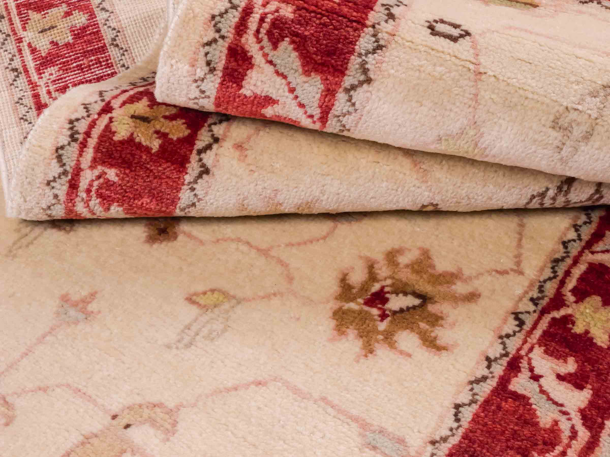 Handgeknüpfter Ziegler Farahan Läufer-Orientteppich von Khademi aus Wolle, beige, gold, rot. Klassisches Allover-Design. Traditionell von Hand geknüpft in Afghanistan. Größe: 285 cm x 77 cm. Teppichnummer: SB3-1168 | Jupiter Intl.