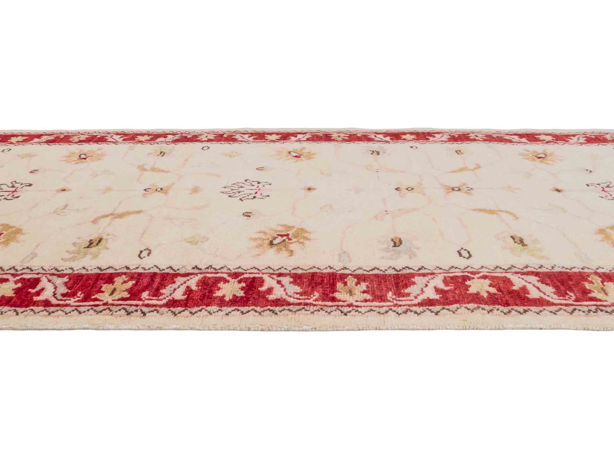 Handgeknüpfter Ziegler Farahan Läufer-Orientteppich von Khademi aus Wolle, beige, gold, rot. Klassisches Allover-Design. Traditionell von Hand geknüpft in Afghanistan. Größe: 285 cm x 77 cm. Teppichnummer: SB3-1168 | Jupiter Intl.