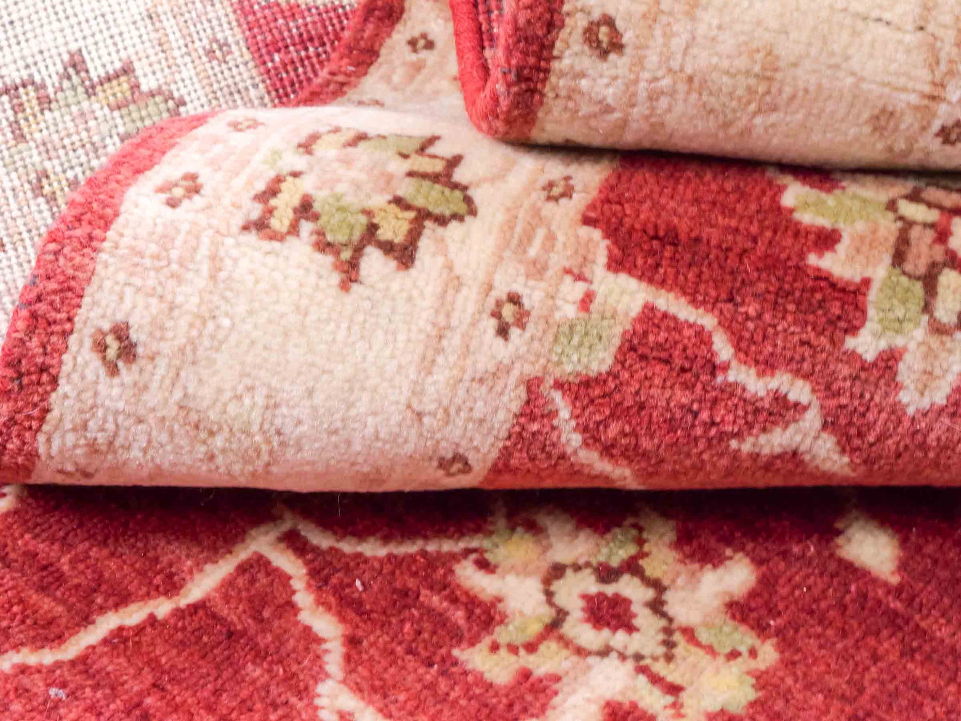 Handgeknüpfter Ziegler Farahan Läufer-Orientteppich von Khademi aus Wolle, rot, beige, gold. Klassisches Allover-Design. Traditionell von Hand geknüpft in Afghanistan. Größe: 291 cm x 77 cm. Teppichnummer: SB3-1170 | Jupiter Intl.