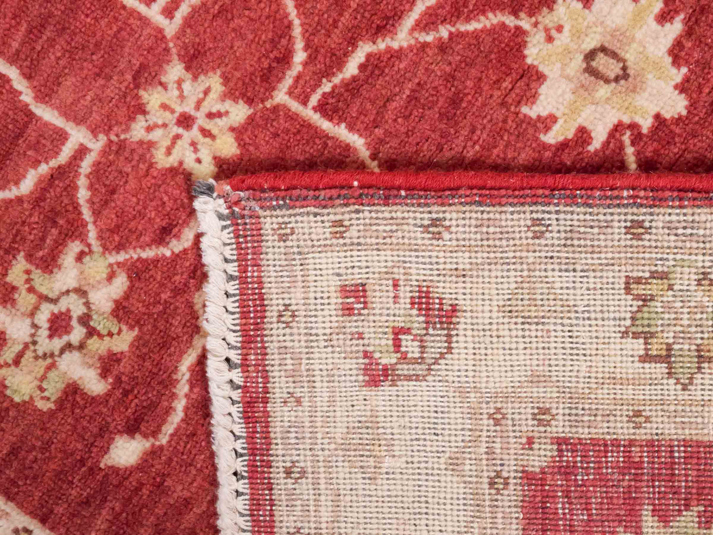 Handgeknüpfter Ziegler Farahan Läufer-Orientteppich von Khademi aus Wolle, rot, beige, gold. Klassisches Allover-Design. Traditionell von Hand geknüpft in Afghanistan. Größe: 291 cm x 77 cm. Teppichnummer: SB3-1170 | Jupiter Intl.