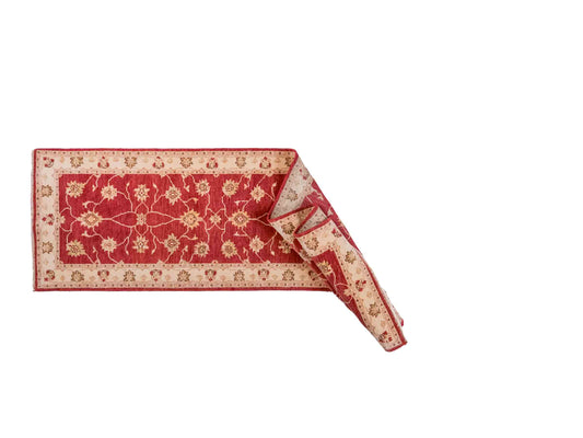 Handgeknüpfter Ziegler Farahan Läufer-Orientteppich von Khademi aus Wolle, rot, beige, gold. Klassisches Allover-Design. Traditionell von Hand geknüpft in Afghanistan. Größe: 291 cm x 77 cm. Teppichnummer: SB3-1170 | Jupiter Intl.