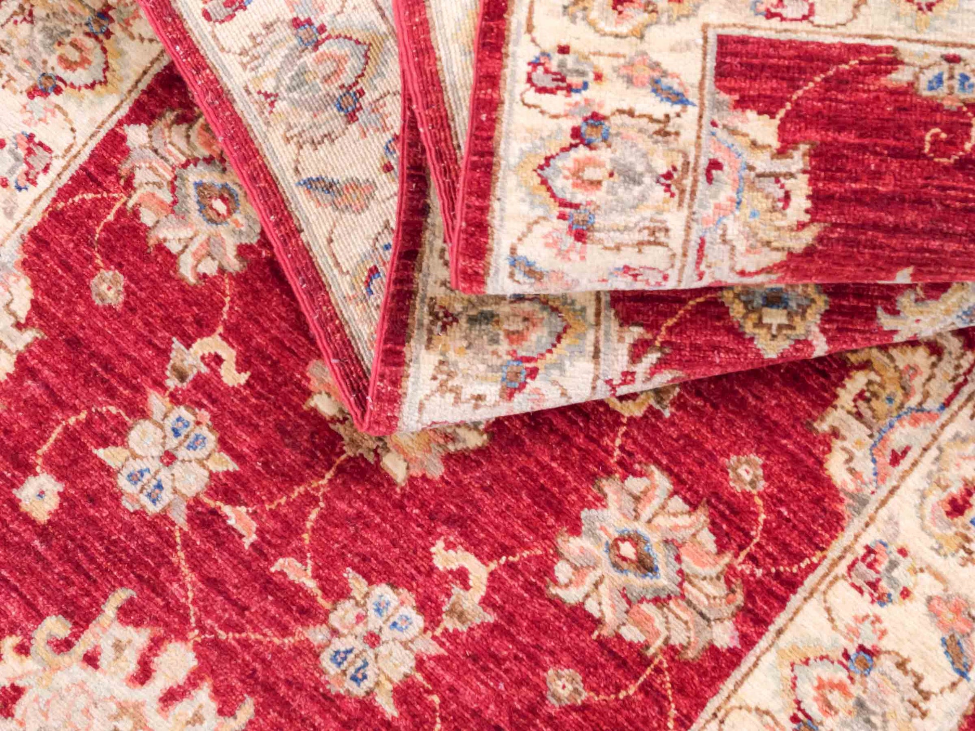 Handgeknüpfter Ziegler Farahan Läufer-Orientteppich von Khademi aus Wolle, rot, beige, gold. Klassisches Allover-Design. Traditionell von Hand geknüpft in Afghanistan. Größe: 313 cm x 84 cm. Teppichnummer: SB3-1169 | Jupiter Intl.