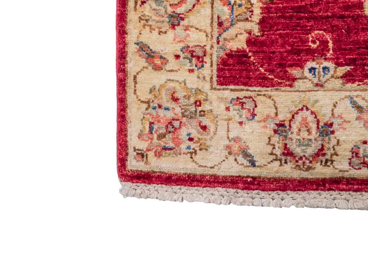 Handgeknüpfter Ziegler Farahan Läufer-Orientteppich von Khademi aus Wolle, rot, beige, gold. Klassisches Allover-Design. Traditionell von Hand geknüpft in Afghanistan. Größe: 313 cm x 84 cm. Teppichnummer: SB3-1169 | Jupiter Intl.