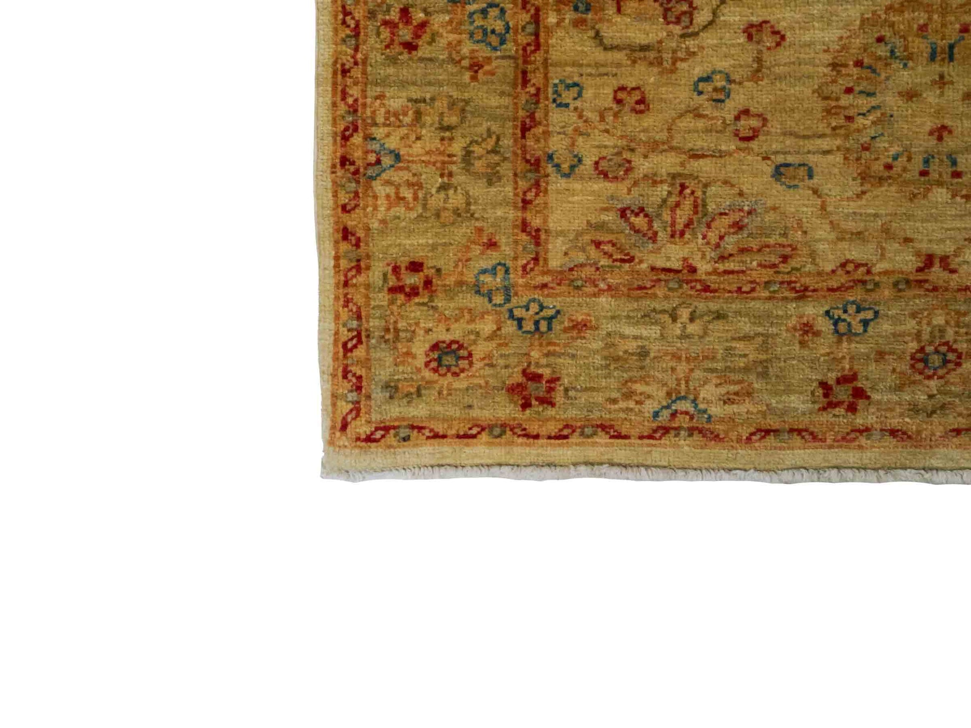 Handgeknüpfter Ziegler Farahan Orientteppich von Khademi aus Wolle, gold, beige. Klassisches Allover-Design. Traditionell von Hand geknüpft in Afghanistan. Größe: 114 cm x 79 cm. Teppichnummer: RB3-1024. Verkauf durch Jupiter Intl.