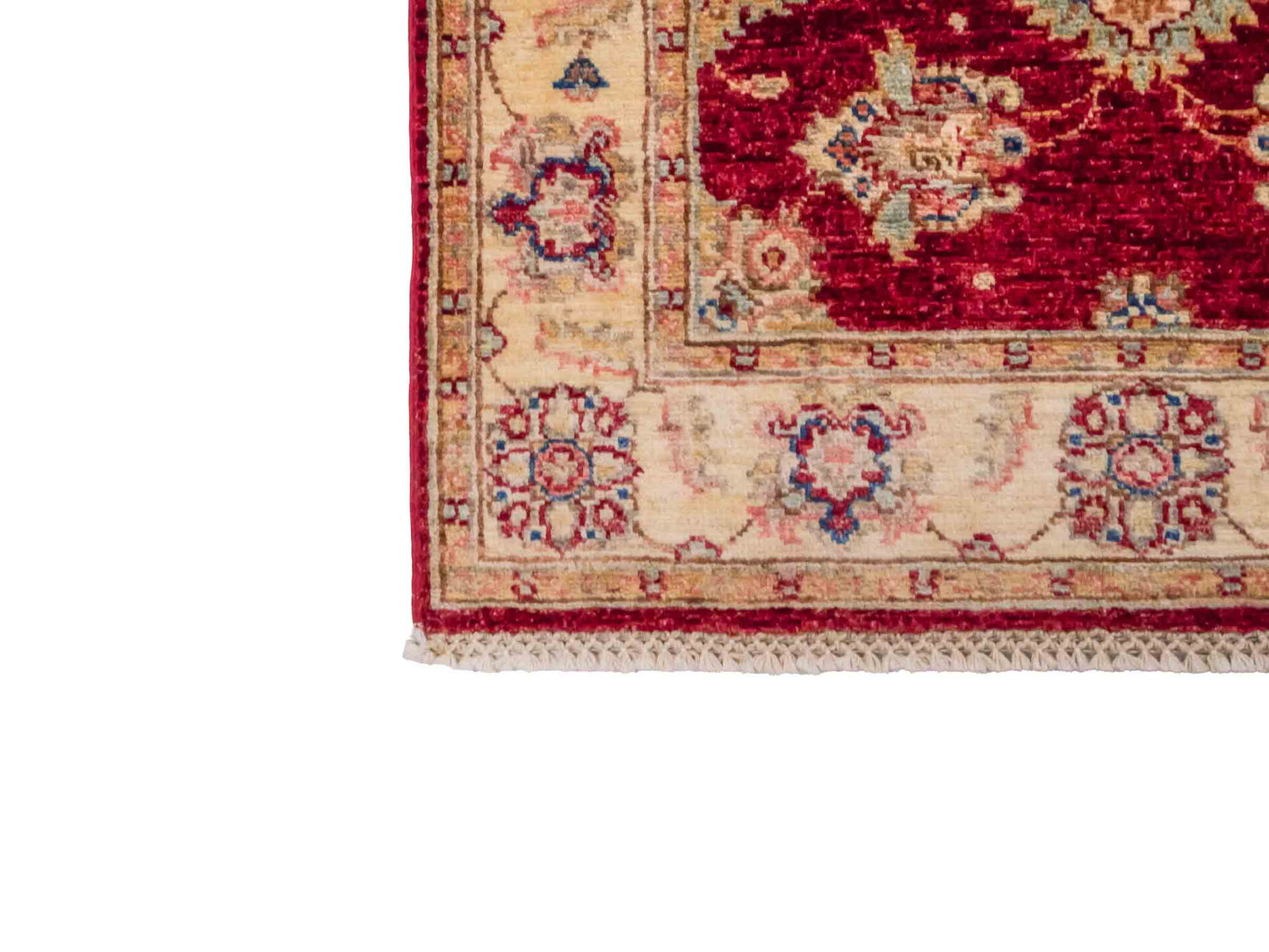 Handgeknüpfter Ziegler Farahan Orientteppich von Khademi aus Wolle, rot, gold, beige. Klassisches Allover-Design. Traditionell von Hand geknüpft in Afghanistan. Größe: 117 cm x 80 cm. Teppichnummer: SB3-1023. Verkauf durch Jupiter Intl.