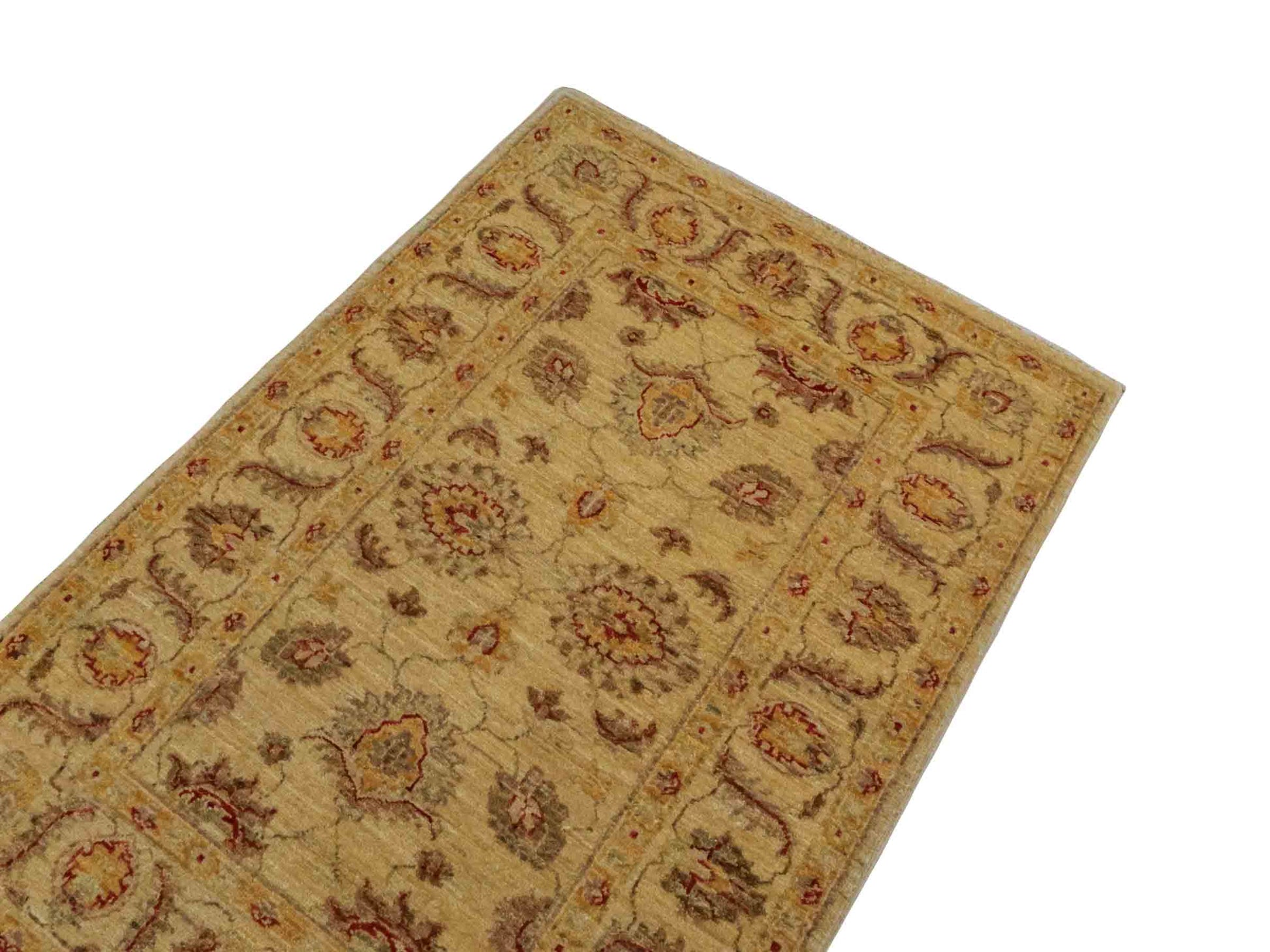 Handgeknüpfter Ziegler Farahan Orientteppich von Khademi aus Wolle, gold, beige. Klassisches Allover-Design. Traditionell von Hand geknüpft in Afghanistan. Größe: 118 cm x 78 cm. Teppichnummer: RB3-1043. Verkauf durch Jupiter Intl.