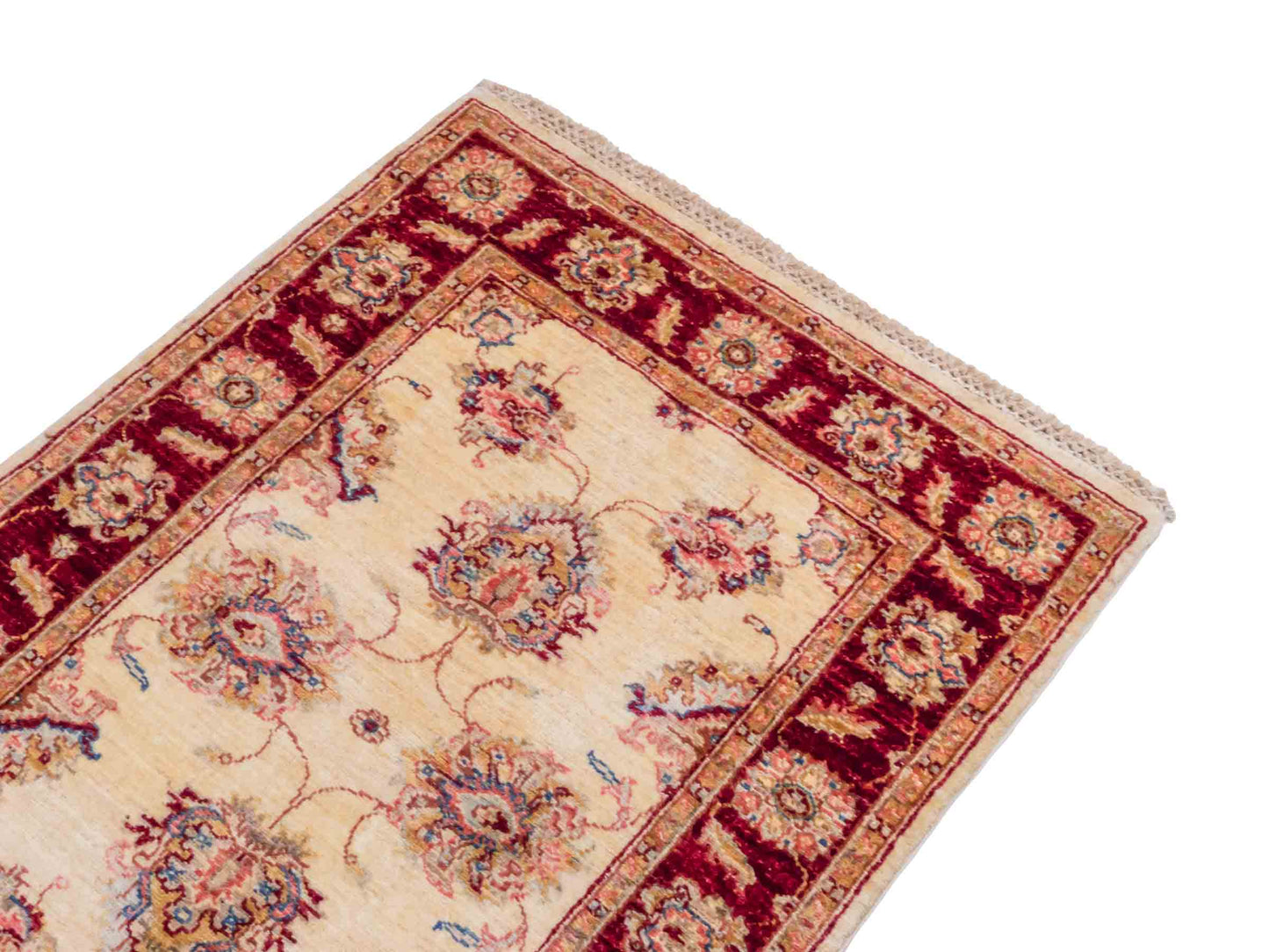 Handgeknüpfter Ziegler Farahan Orientteppich von Khademi aus Wolle, gold, beige, rot. Klassisches Allover-Design. Traditionell von Hand geknüpft in Afghanistan. Größe: 119 cm x 83 cm. Teppichnummer: SB3-1022. Verkauf durch Jupiter Intl.