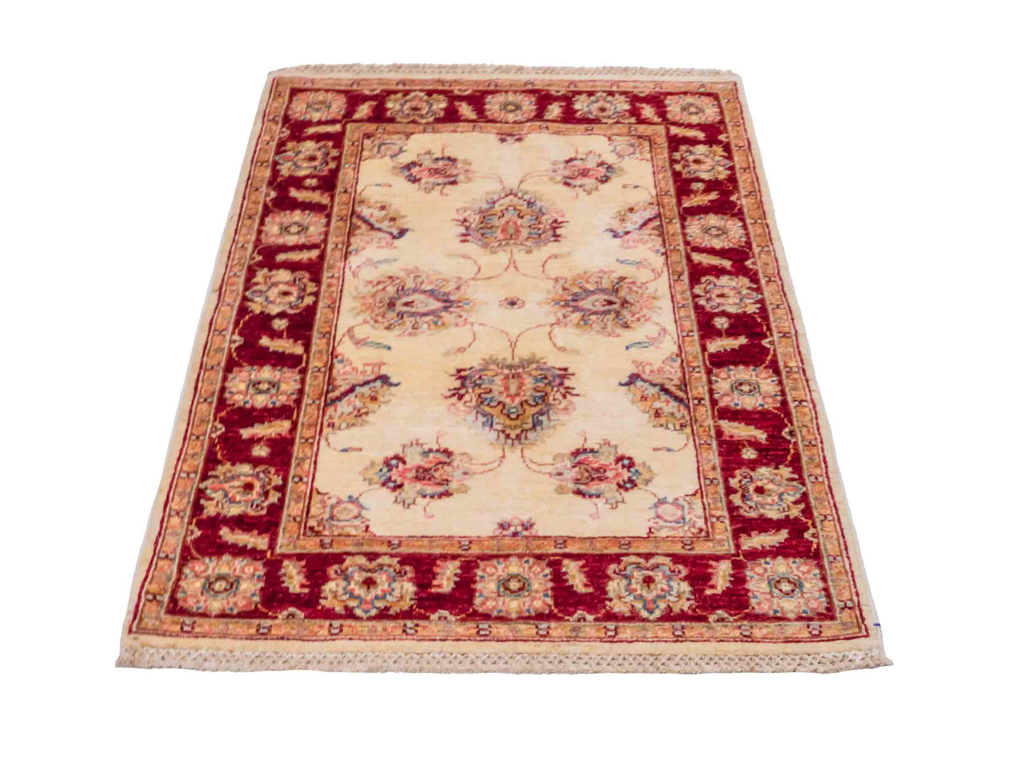 Handgeknüpfter Ziegler Farahan Orientteppich von Khademi aus Wolle, gold, beige, rot. Klassisches Allover-Design. Traditionell von Hand geknüpft in Afghanistan. Größe: 119 cm x 83 cm. Teppichnummer: SB3-1022. Verkauf durch Jupiter Intl.