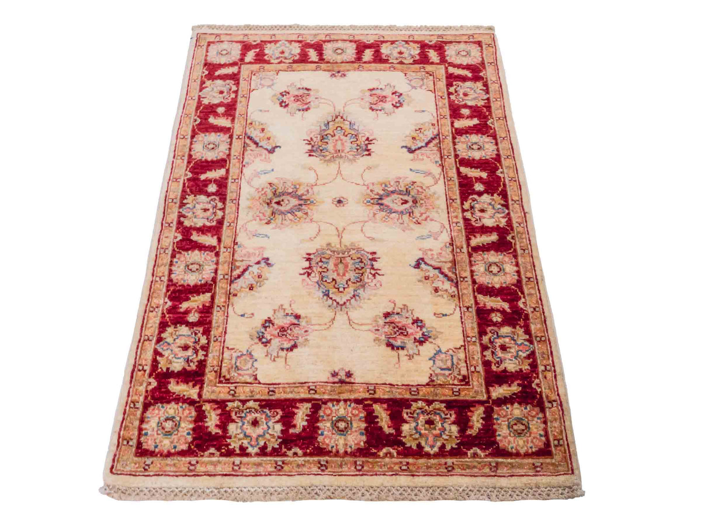 Handgeknüpfter Ziegler Farahan Orientteppich von Khademi aus Wolle, gold, beige, rot. Klassisches Allover-Design. Traditionell von Hand geknüpft in Afghanistan. Größe: 119 cm x 83 cm. Teppichnummer: SB3-1022. Verkauf durch Jupiter Intl.