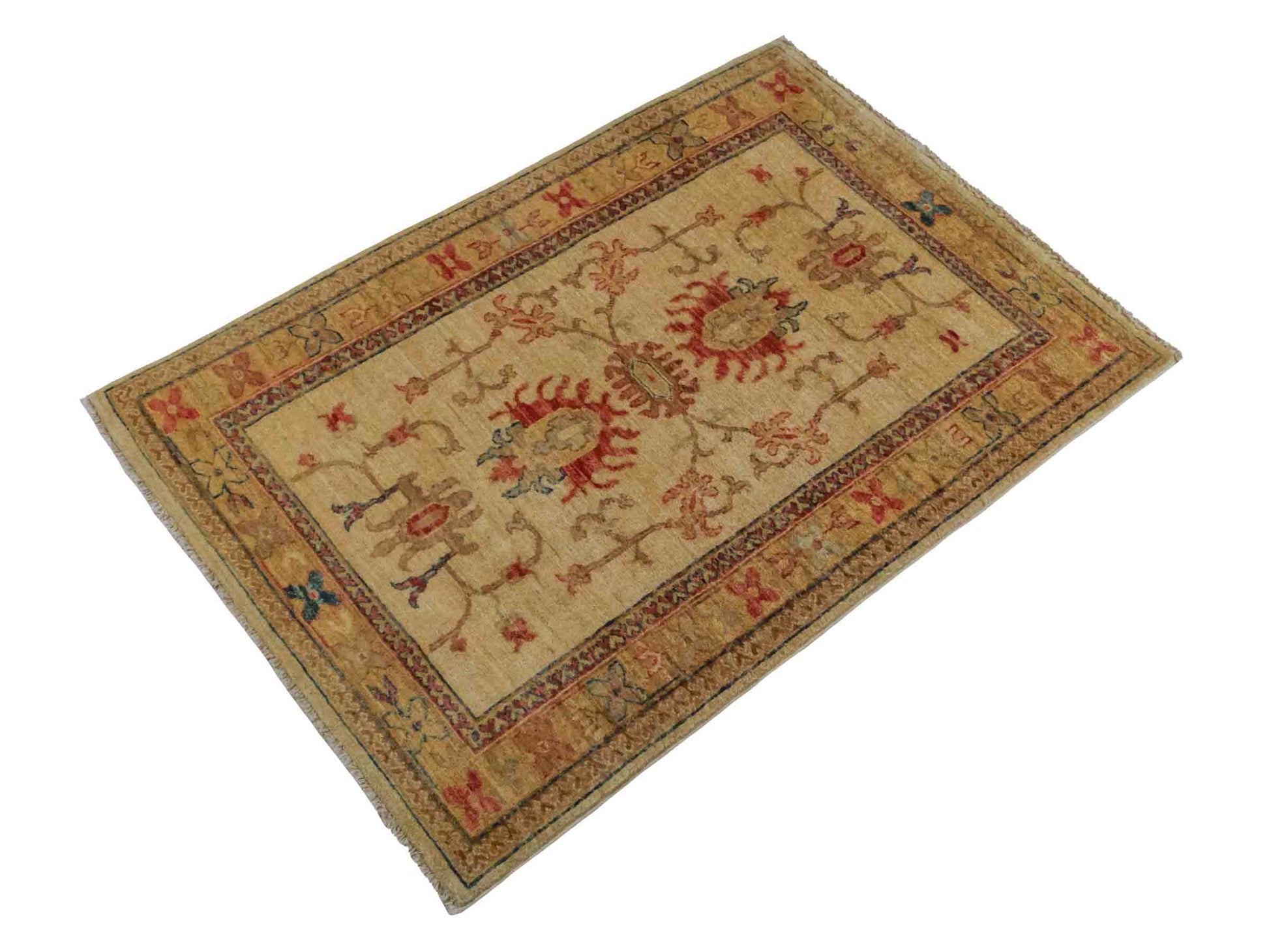 Handgeknüpfter Ziegler Farahan Orientteppich von Khademi aus Wolle, gold, beige. Klassisches Allover-Design. Traditionell von Hand geknüpft in Afghanistan. Größe: 120 cm x 81 cm. Teppichnummer: RB3-1026. Verkauf durch Jupiter Intl.