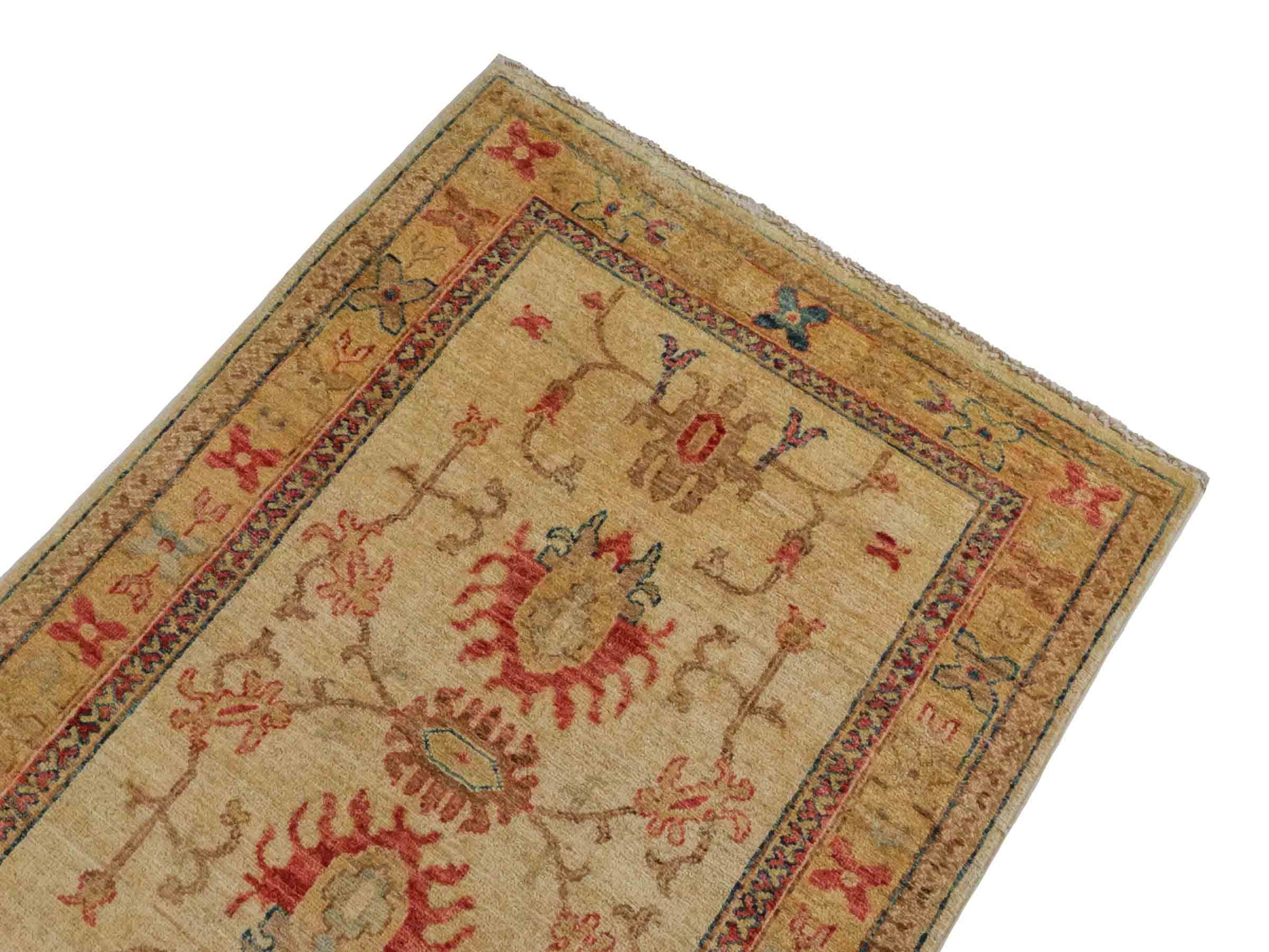 Handgeknüpfter Ziegler Farahan Orientteppich von Khademi aus Wolle, gold, beige. Klassisches Allover-Design. Traditionell von Hand geknüpft in Afghanistan. Größe: 120 cm x 81 cm. Teppichnummer: RB3-1026. Verkauf durch Jupiter Intl.