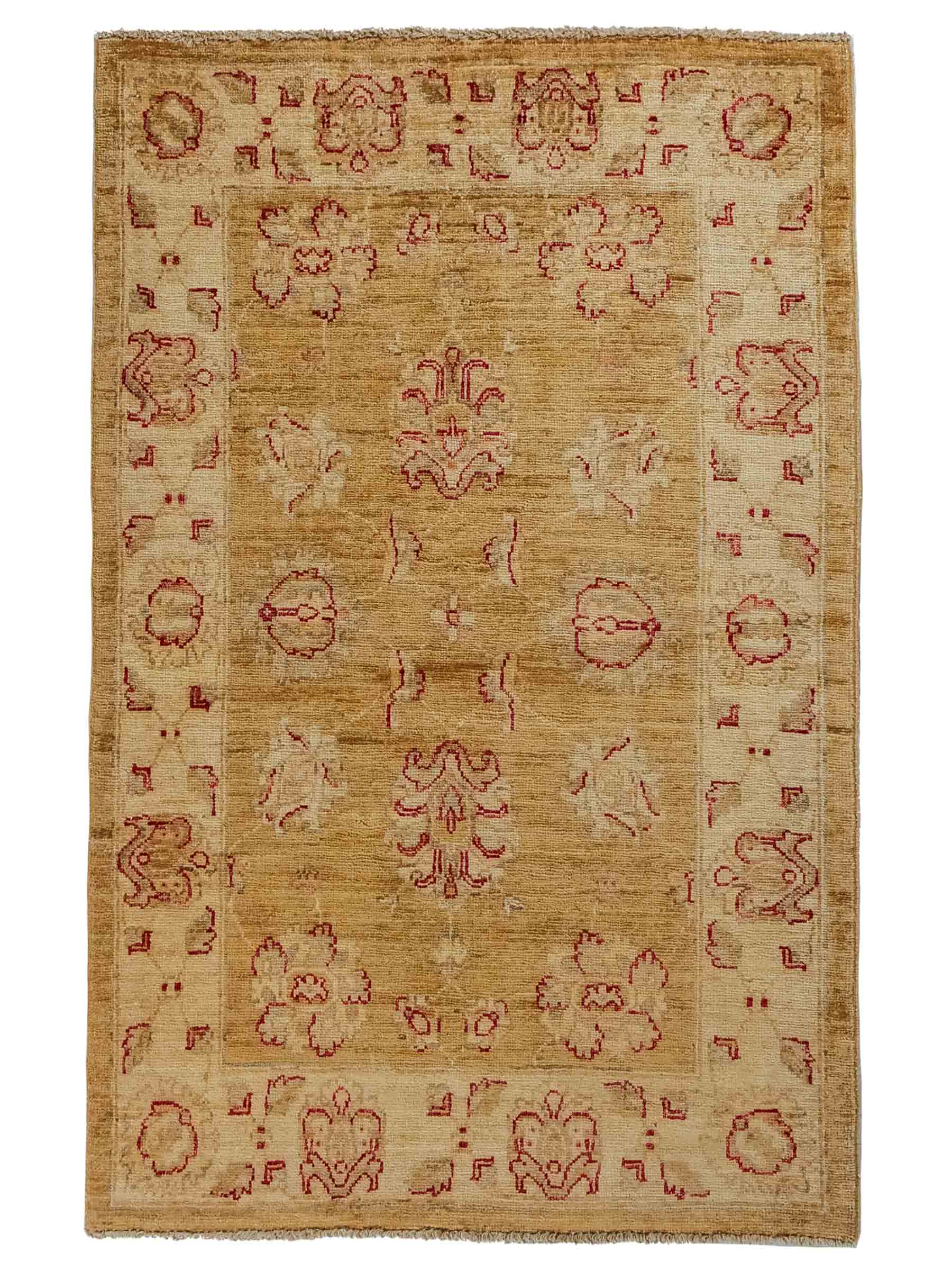 Handgeknüpfter Ziegler Farahan Orientteppich von Khademi aus Wolle, gold, beige. Klassisches Allover-Design. Traditionell von Hand geknüpft in Afghanistan. Größe: 121 cm x 80 cm. Teppichnummer: RB3-1025. Verkauf durch Jupiter Intl.