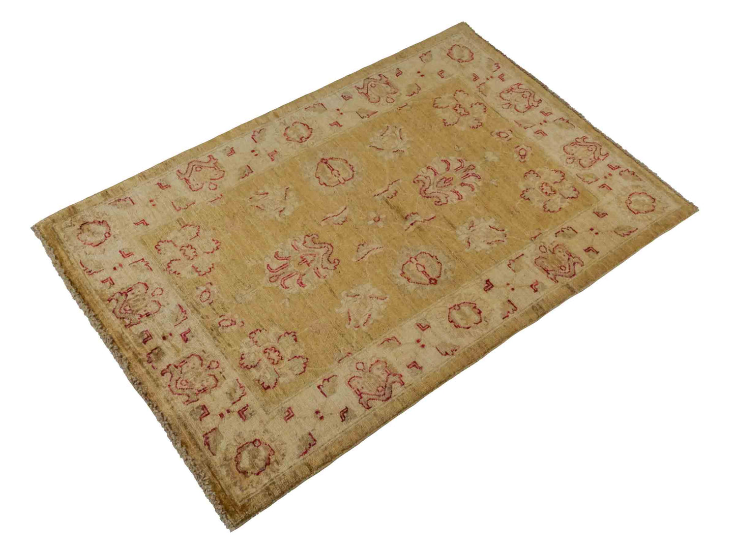 Handgeknüpfter Ziegler Farahan Orientteppich von Khademi aus Wolle, gold, beige. Klassisches Allover-Design. Traditionell von Hand geknüpft in Afghanistan. Größe: 121 cm x 80 cm. Teppichnummer: RB3-1025. Verkauf durch Jupiter Intl.