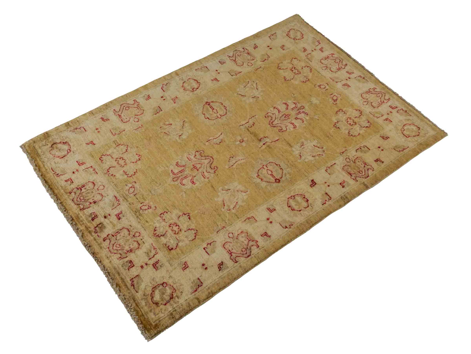 Handgeknüpfter Ziegler Farahan Orientteppich von Khademi aus Wolle, gold, beige. Klassisches Allover-Design. Traditionell von Hand geknüpft in Afghanistan. Größe: 121 cm x 80 cm. Teppichnummer: RB3-1025. Verkauf durch Jupiter Intl.