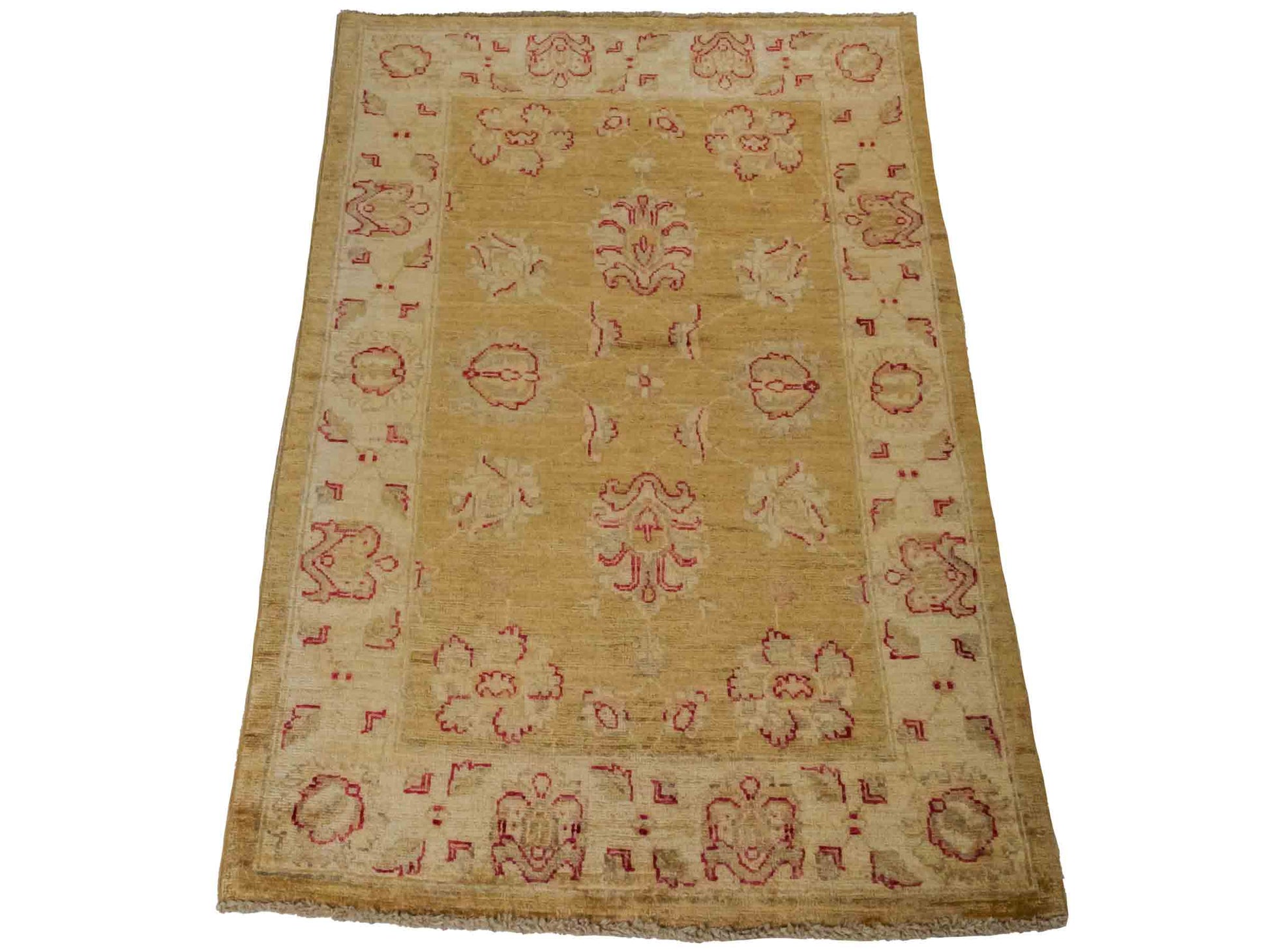 Handgeknüpfter Ziegler Farahan Orientteppich von Khademi aus Wolle, gold, beige. Klassisches Allover-Design. Traditionell von Hand geknüpft in Afghanistan. Größe: 121 cm x 80 cm. Teppichnummer: RB3-1025. Verkauf durch Jupiter Intl.
