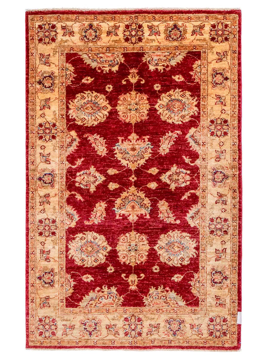 Handgeknüpfter Ziegler Farahan Orientteppich von Khademi aus Wolle, rot, gold, beige. Klassisches Allover-Design. Traditionell von Hand geknüpft in Afghanistan. Größe: 139 cm x 91 cm. Teppichnummer: SB3-1004. Verkauf durch Jupiter Intl.