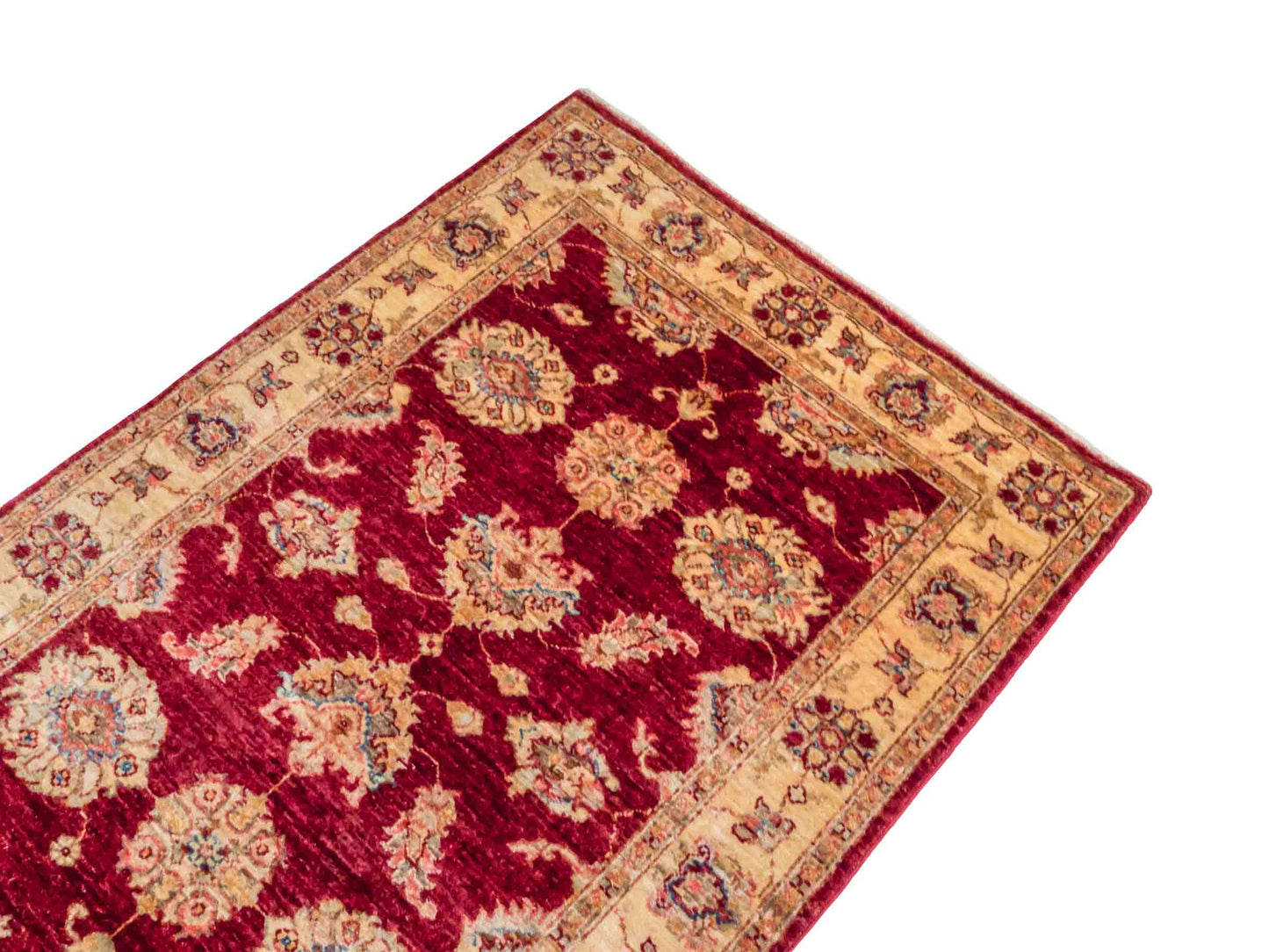 Handgeknüpfter Ziegler Farahan Orientteppich von Khademi aus Wolle, rot, gold, beige. Klassisches Allover-Design. Traditionell von Hand geknüpft in Afghanistan. Größe: 139 cm x 91 cm. Teppichnummer: SB3-1004. Verkauf durch Jupiter Intl.
