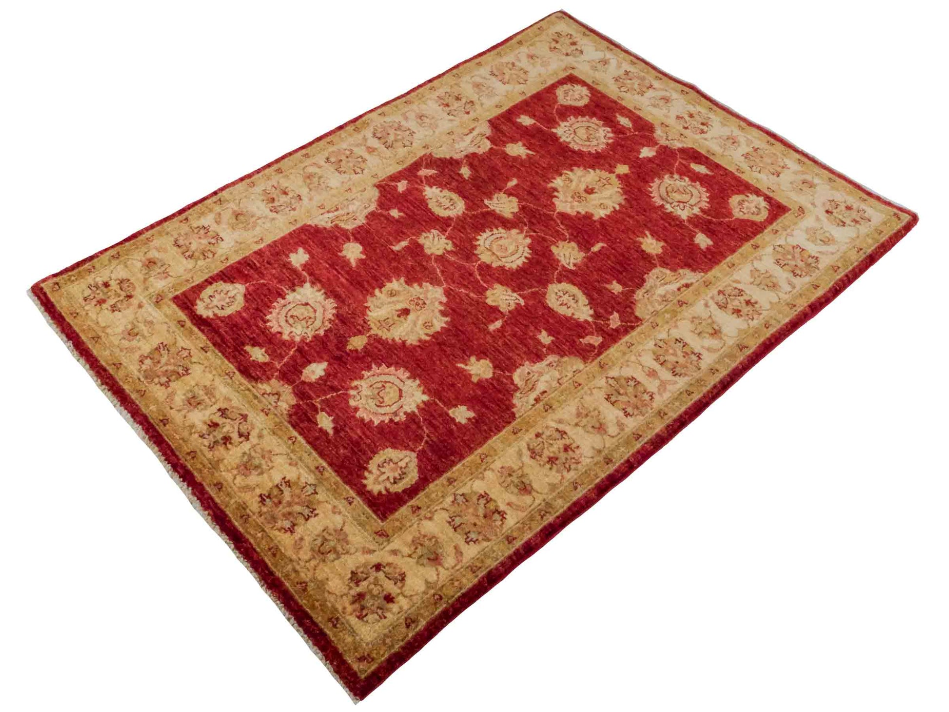 Handgeknüpfter Ziegler Farahan Orientteppich von Khademi aus Wolle, rot, gold, beige. Klassisches Allover-Design. Traditionell von Hand geknüpft in Afghanistan. Größe: 143 cm x 103 cm. Teppichnummer: RB3-1045. Verkauf durch Jupiter Intl.