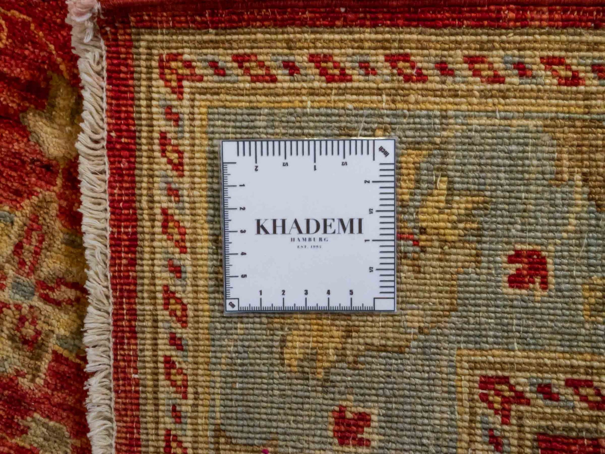Handgeknüpfter Ziegler Farahan Orientteppich von Khademi aus Wolle, rot, blau, gold. Klassisches Allover-Design. Traditionell von Hand geknüpft in Afghanistan. Größe: 152 cm x 100 cm. Teppichnummer: RB3-1029. Verkauf durch Jupiter Intl.