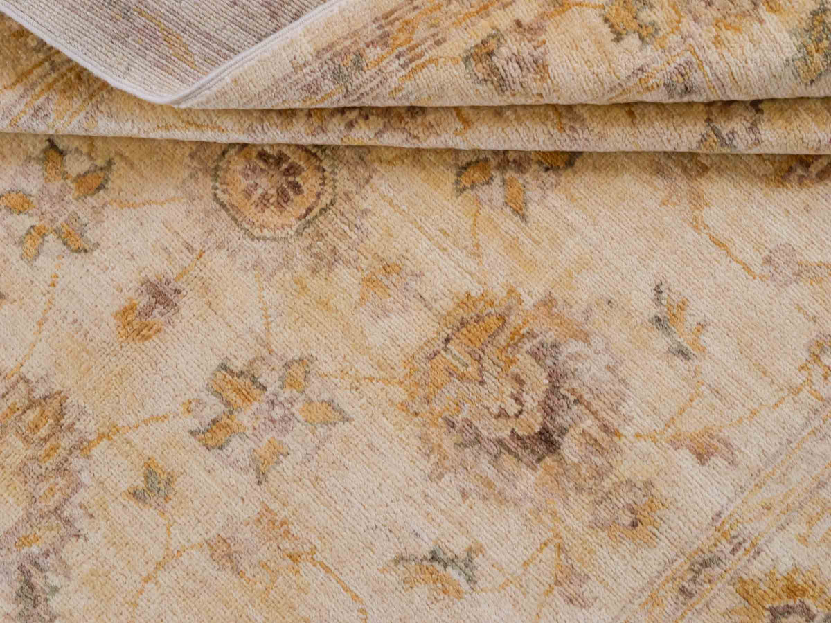 Handgeknüpfter Ziegler Farahan Orientteppich von Khademi aus Wolle, beige, gold. Klassisches Allover-Design. Traditionell von Hand geknüpft in Afghanistan. Größe: 180 cm x 120 cm. Teppichnummer: SB3-1119. Verkauf durch Jupiter Intl.