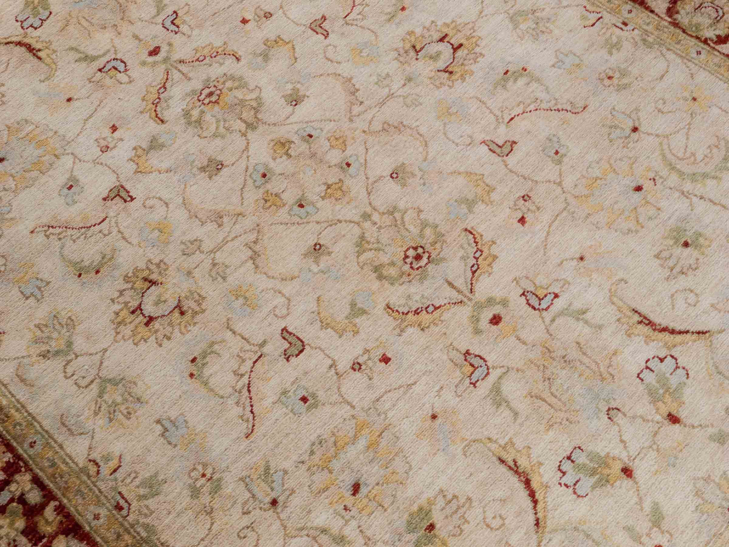Handgeknüpfter Ziegler Farahan Orientteppich von Khademi aus Wolle, gold, beige, rot. Klassisches Allover-Design. Traditionell von Hand geknüpft in Afghanistan. Größe: 195 cm x 152 cm. Teppichnummer: SB3-1114. Verkauf durch Jupiter Intl.