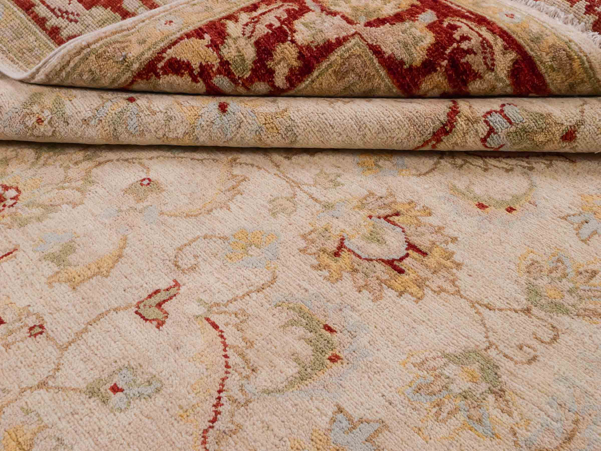 Handgeknüpfter Ziegler Farahan Orientteppich von Khademi aus Wolle, gold, beige, rot. Klassisches Allover-Design. Traditionell von Hand geknüpft in Afghanistan. Größe: 195 cm x 152 cm. Teppichnummer: SB3-1114. Verkauf durch Jupiter Intl.