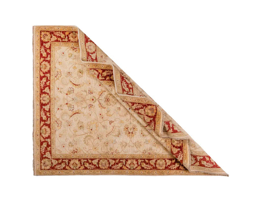 Handgeknüpfter Ziegler Farahan Orientteppich von Khademi aus Wolle, gold, beige, rot. Klassisches Allover-Design. Traditionell von Hand geknüpft in Afghanistan. Größe: 195 cm x 152 cm. Teppichnummer: SB3-1114. Verkauf durch Jupiter Intl.