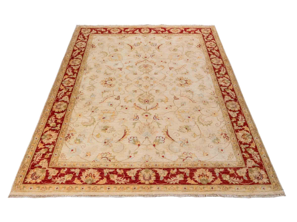 Handgeknüpfter Ziegler Farahan Orientteppich von Khademi aus Wolle, gold, beige, rot. Klassisches Allover-Design. Traditionell von Hand geknüpft in Afghanistan. Größe: 195 cm x 152 cm. Teppichnummer: SB3-1114. Verkauf durch Jupiter Intl.