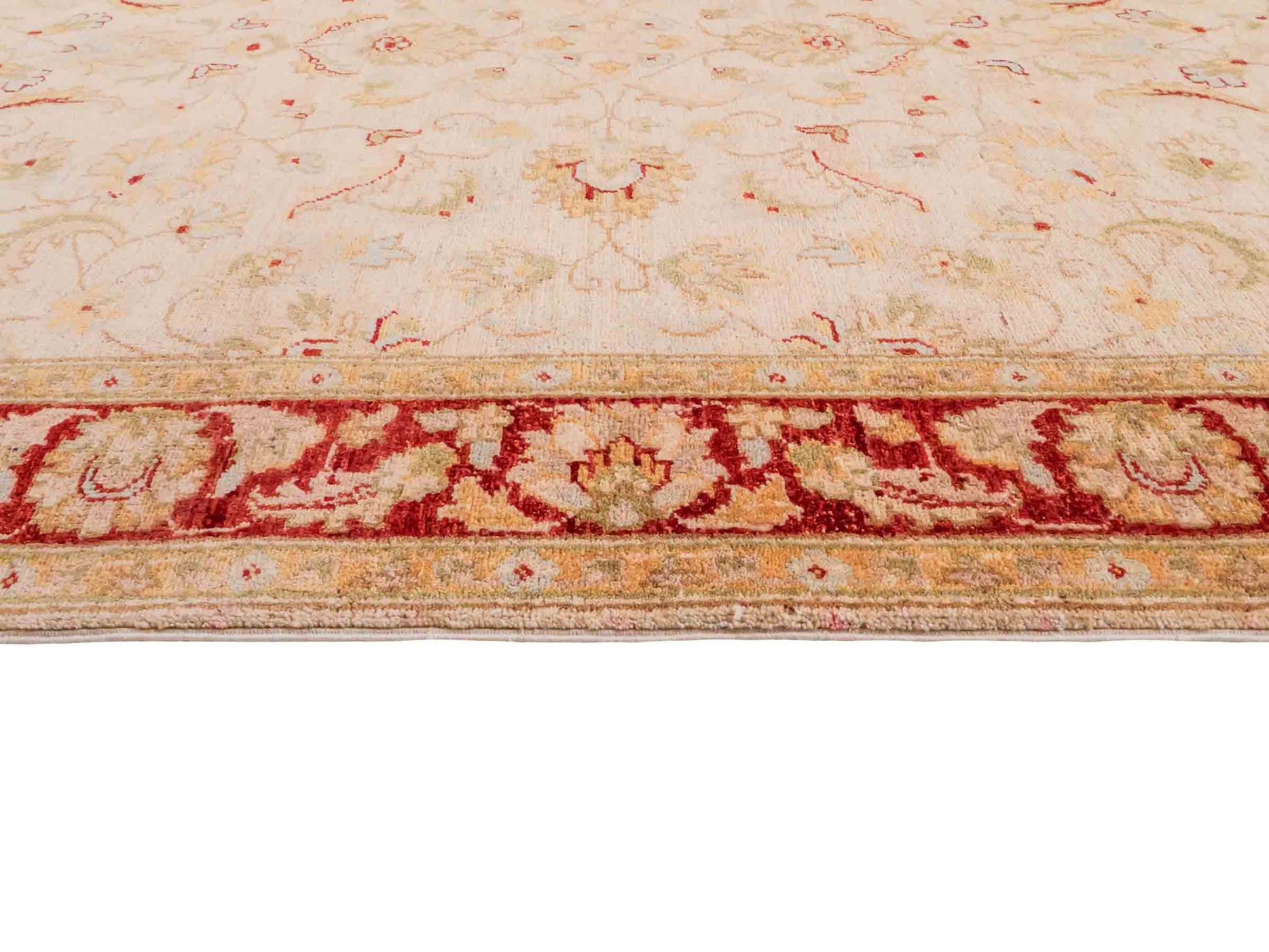 Handgeknüpfter Ziegler Farahan Orientteppich von Khademi aus Wolle, gold, beige, rot. Klassisches Allover-Design. Traditionell von Hand geknüpft in Afghanistan. Größe: 195 cm x 152 cm. Teppichnummer: SB3-1114. Verkauf durch Jupiter Intl.