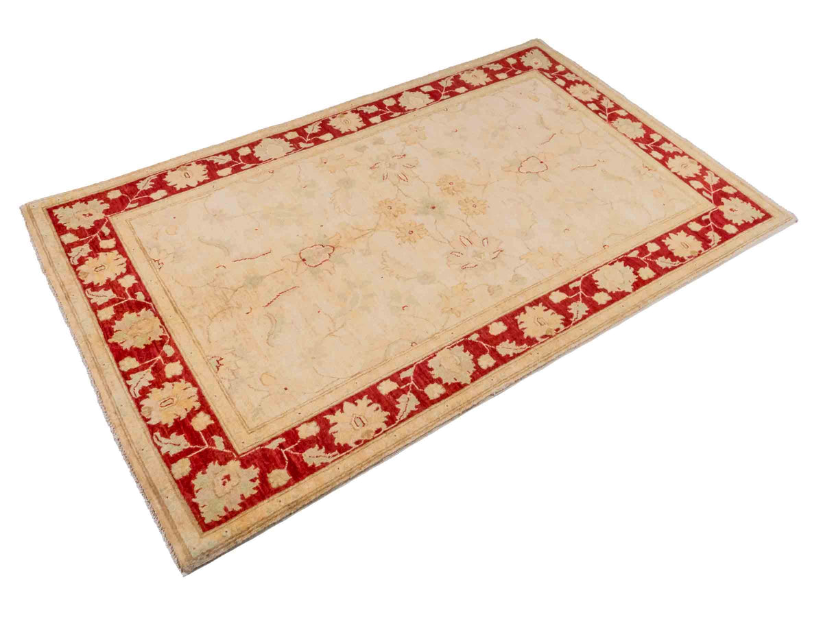 Handgeknüpfter Ziegler Farahan Orientteppich von Khademi aus Wolle, beige, gold, rot. Klassisches Allover-Design. Traditionell von Hand geknüpft in Afghanistan. Größe: 197 cm x 119 cm. Teppichnummer: SB3-1130. Verkauf durch Jupiter Intl.