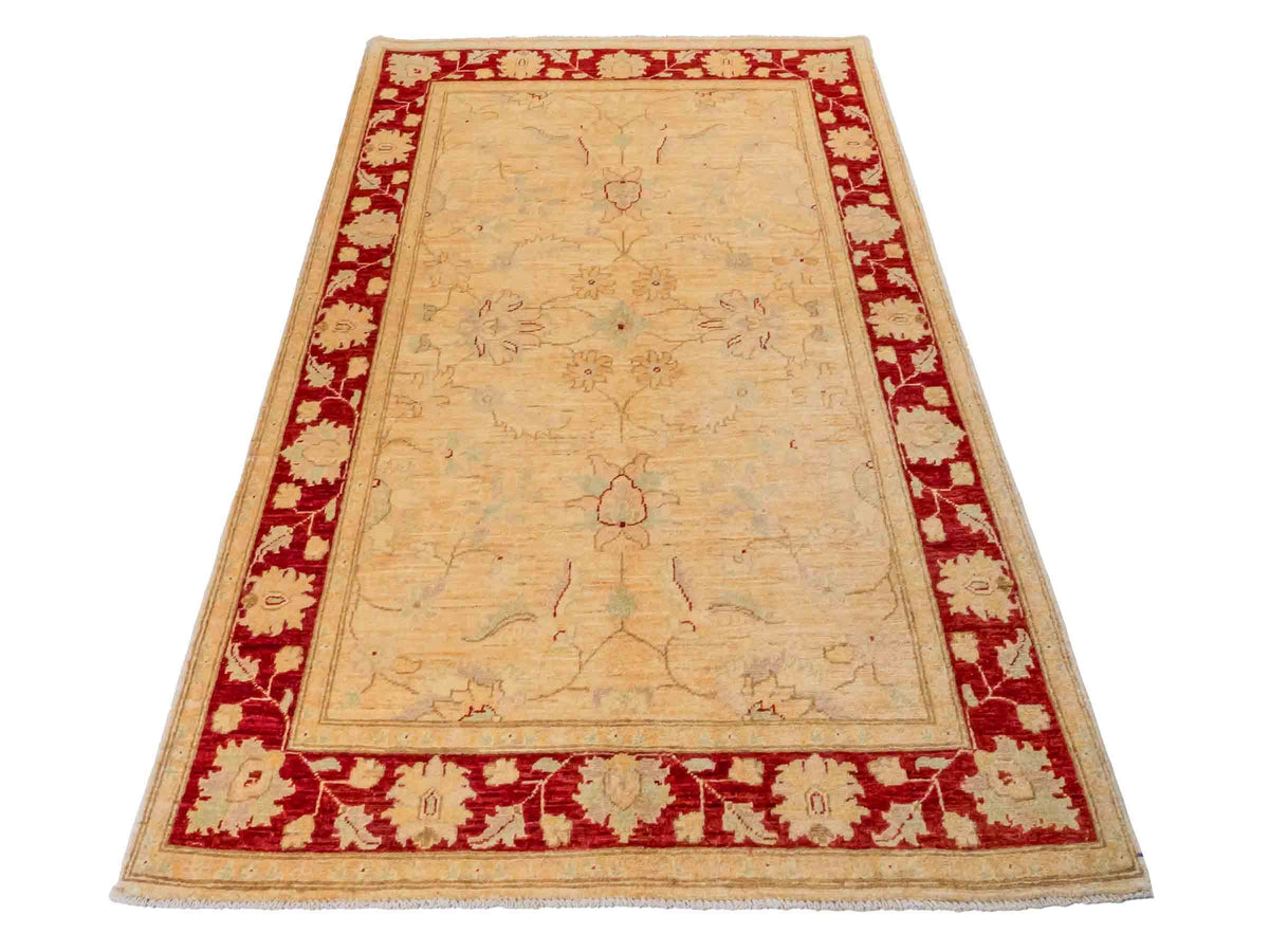 Handgeknüpfter Ziegler Farahan Orientteppich von Khademi aus Wolle, beige, gold, rot. Klassisches Allover-Design. Traditionell von Hand geknüpft in Afghanistan. Größe: 197 cm x 119 cm. Teppichnummer: SB3-1130. Verkauf durch Jupiter Intl.